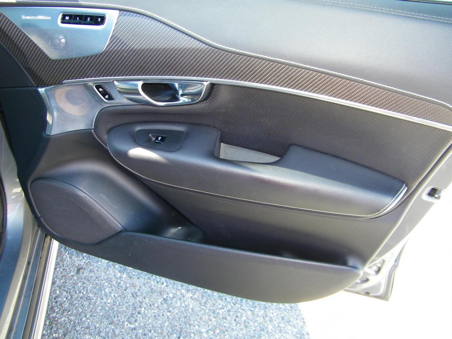 2019 Grey /Gray Volvo XC90 T8 R-Design Twin Engine Plug-In Hybrid (YV4BR0CM9K1) with an 2.0L L4 DOHC 16V HYBRID engine, Automatic transmission, located at 4000 Bee Ridge Road, Sarasota, FL, 34233, (941) 926-0300, 27.298664, -82.489151 - Photo#17