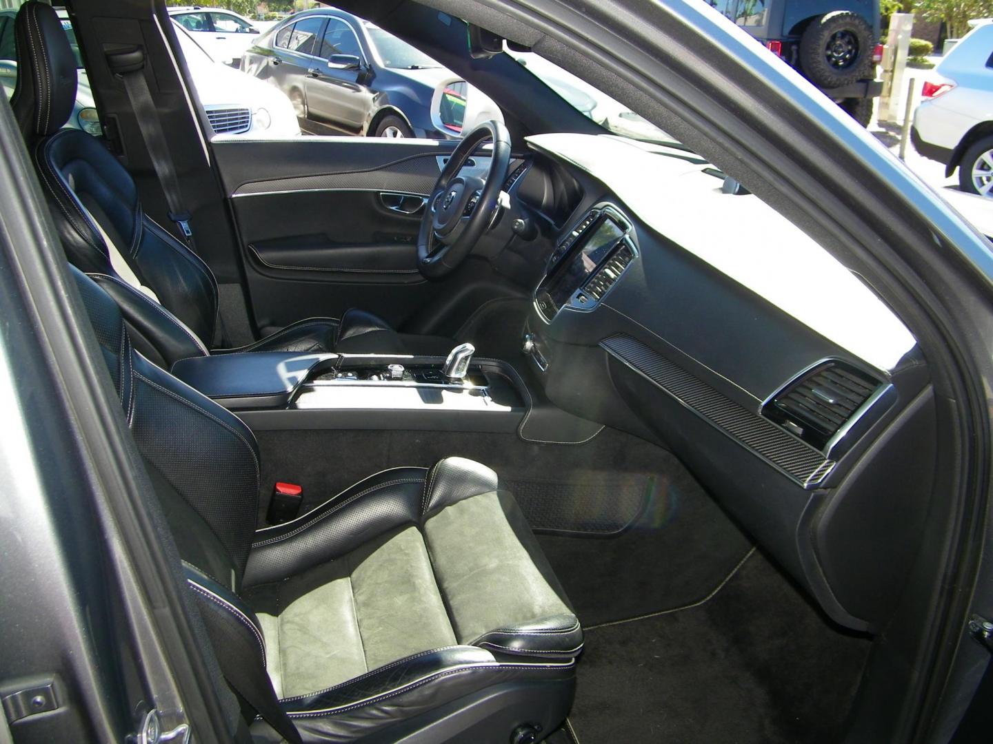 2019 Grey /Gray Volvo XC90 T8 R-Design Twin Engine Plug-In Hybrid (YV4BR0CM9K1) with an 2.0L L4 DOHC 16V HYBRID engine, Automatic transmission, located at 4000 Bee Ridge Road, Sarasota, FL, 34233, (941) 926-0300, 27.298664, -82.489151 - Photo#19