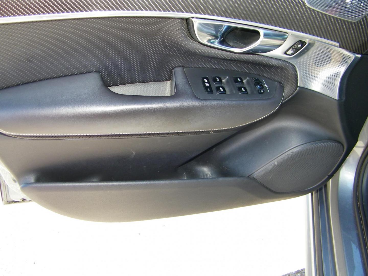 2019 Grey /Gray Volvo XC90 T8 R-Design Twin Engine Plug-In Hybrid (YV4BR0CM9K1) with an 2.0L L4 DOHC 16V HYBRID engine, Automatic transmission, located at 4000 Bee Ridge Road, Sarasota, FL, 34233, (941) 926-0300, 27.298664, -82.489151 - Photo#20