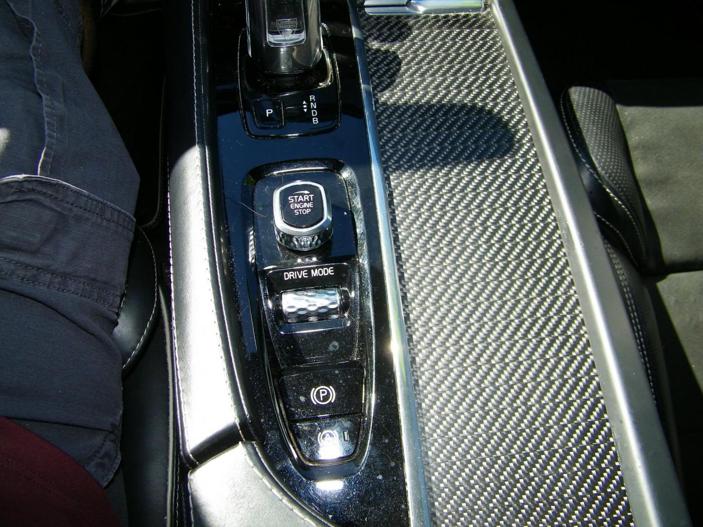 2019 Grey /Gray Volvo XC90 T8 R-Design Twin Engine Plug-In Hybrid (YV4BR0CM9K1) with an 2.0L L4 DOHC 16V HYBRID engine, Automatic transmission, located at 4000 Bee Ridge Road, Sarasota, FL, 34233, (941) 926-0300, 27.298664, -82.489151 - Photo#26