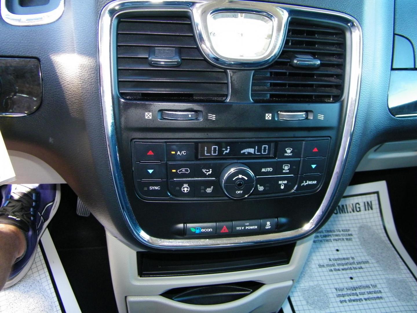 2013 Silver /Grey Chrysler Town & Country Touring-L (2C4RC1CG1DR) with an 3.6L V6 DOHC 24V engine, 6-Speed Automatic transmission, located at 4000 Bee Ridge Road, Sarasota, FL, 34233, (941) 926-0300, 27.298664, -82.489151 - Photo#25