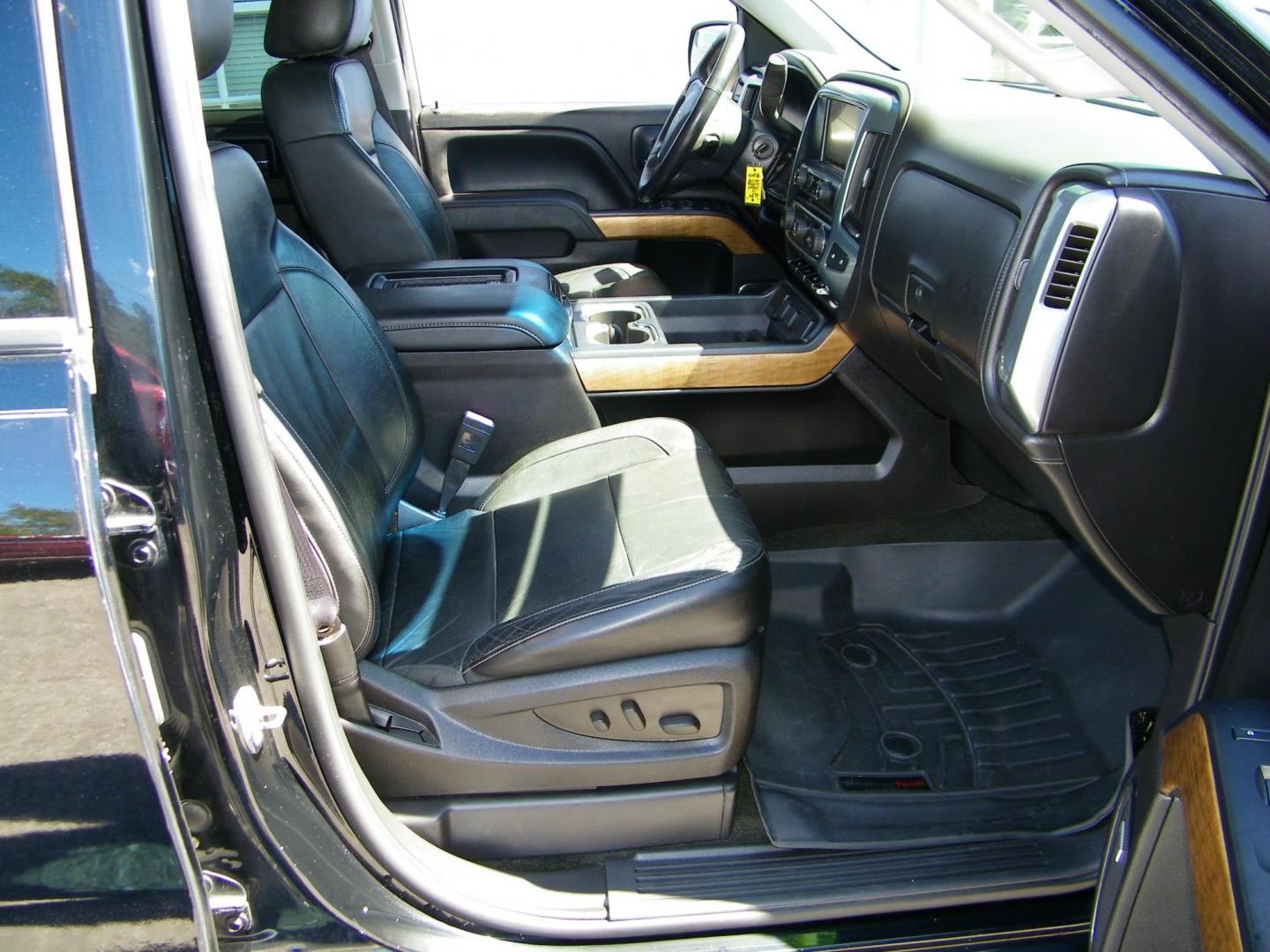 2014 Black /Black Chevrolet Silverado 1500 1LZ Crew Cab 2WD (3GCPCSEC5EG) with an 5.3L V8 OHV 16V engine, 6-Speed Automatic transmission, located at 4000 Bee Ridge Road, Sarasota, FL, 34233, (941) 926-0300, 27.298664, -82.489151 - Photo#10