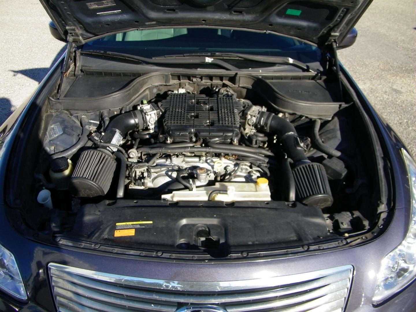 2009 Grey /Grey Infiniti G Sedan G37 (JNKCV61E09M) with an 3.7L V6 DOHC 24V engine, 5-Speed Automatic transmission, located at 4000 Bee Ridge Road, Sarasota, FL, 34233, (941) 926-0300, 27.298664, -82.489151 - Photo#10