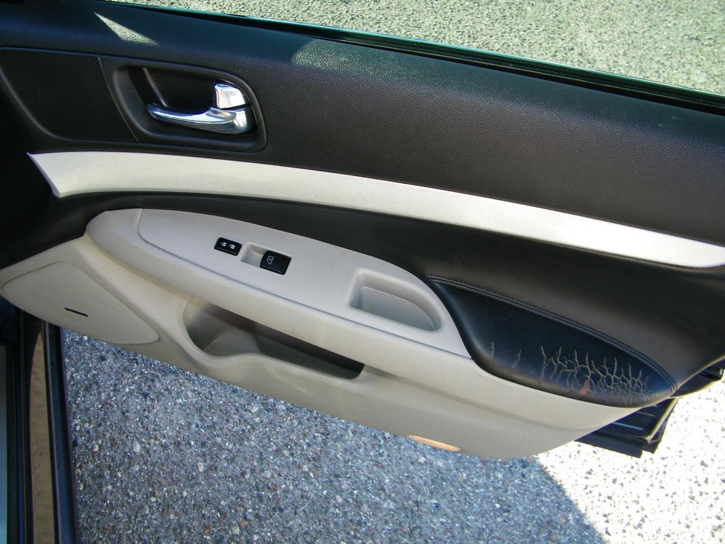 2009 Grey /Grey Infiniti G Sedan G37 (JNKCV61E09M) with an 3.7L V6 DOHC 24V engine, 5-Speed Automatic transmission, located at 4000 Bee Ridge Road, Sarasota, FL, 34233, (941) 926-0300, 27.298664, -82.489151 - Photo#15