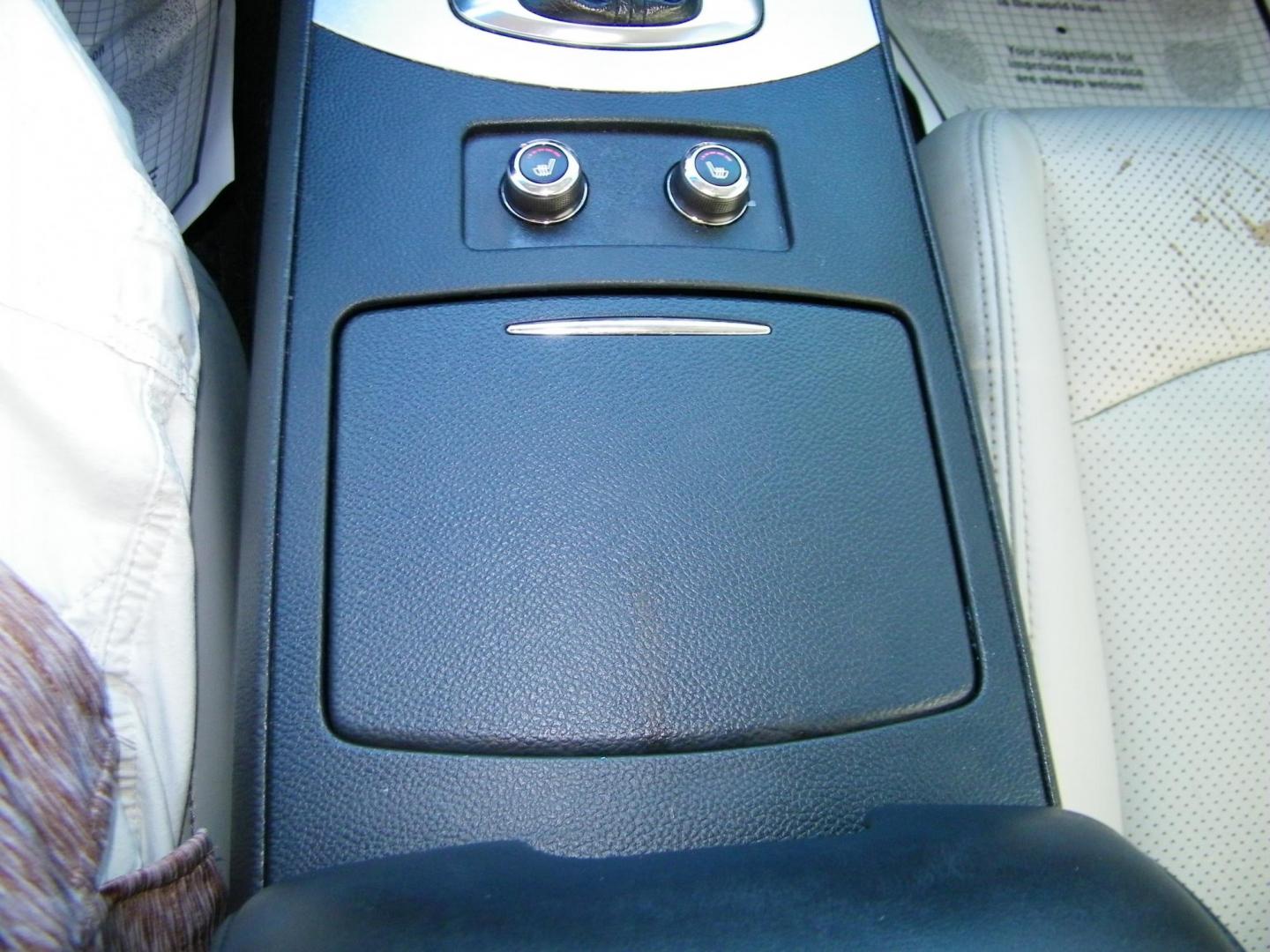 2009 Grey /Grey Infiniti G Sedan G37 (JNKCV61E09M) with an 3.7L V6 DOHC 24V engine, 5-Speed Automatic transmission, located at 4000 Bee Ridge Road, Sarasota, FL, 34233, (941) 926-0300, 27.298664, -82.489151 - Photo#21