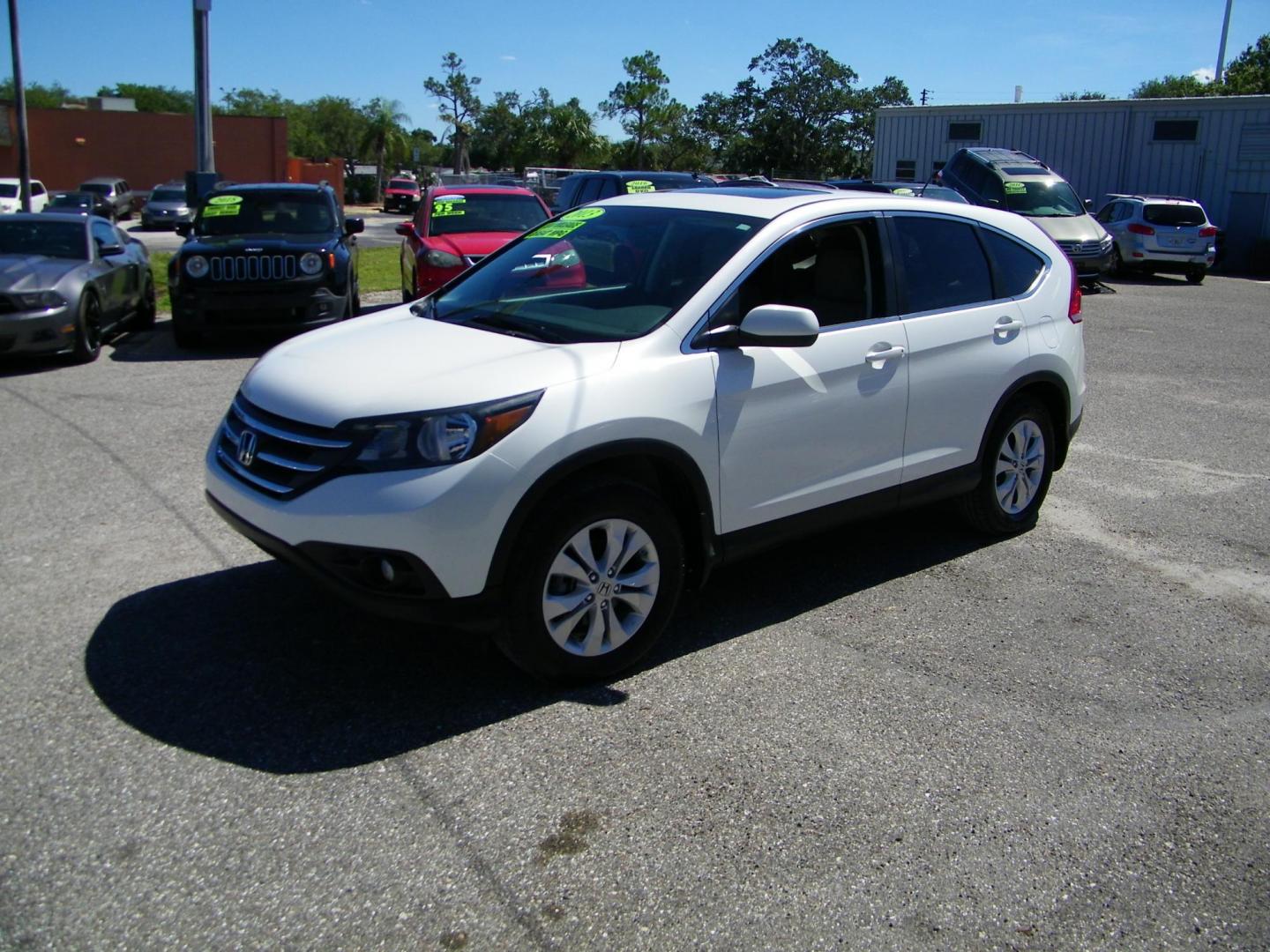 2013 White /Grey Honda CR-V EX 4WD 5-Speed AT (5J6RM4H53DL) with an 2.4L L4 DOHC 16V engine, 5-Speed Automatic transmission, located at 4000 Bee Ridge Road, Sarasota, FL, 34233, (941) 926-0300, 27.298664, -82.489151 - Photo#0