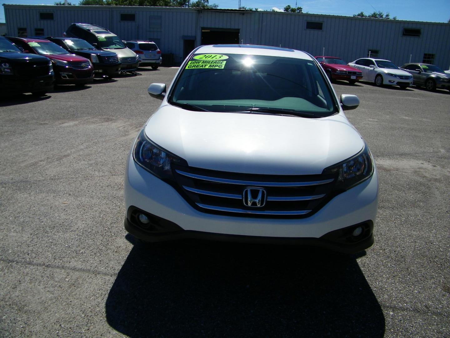 2013 White /Grey Honda CR-V EX 4WD 5-Speed AT (5J6RM4H53DL) with an 2.4L L4 DOHC 16V engine, 5-Speed Automatic transmission, located at 4000 Bee Ridge Road, Sarasota, FL, 34233, (941) 926-0300, 27.298664, -82.489151 - Photo#1