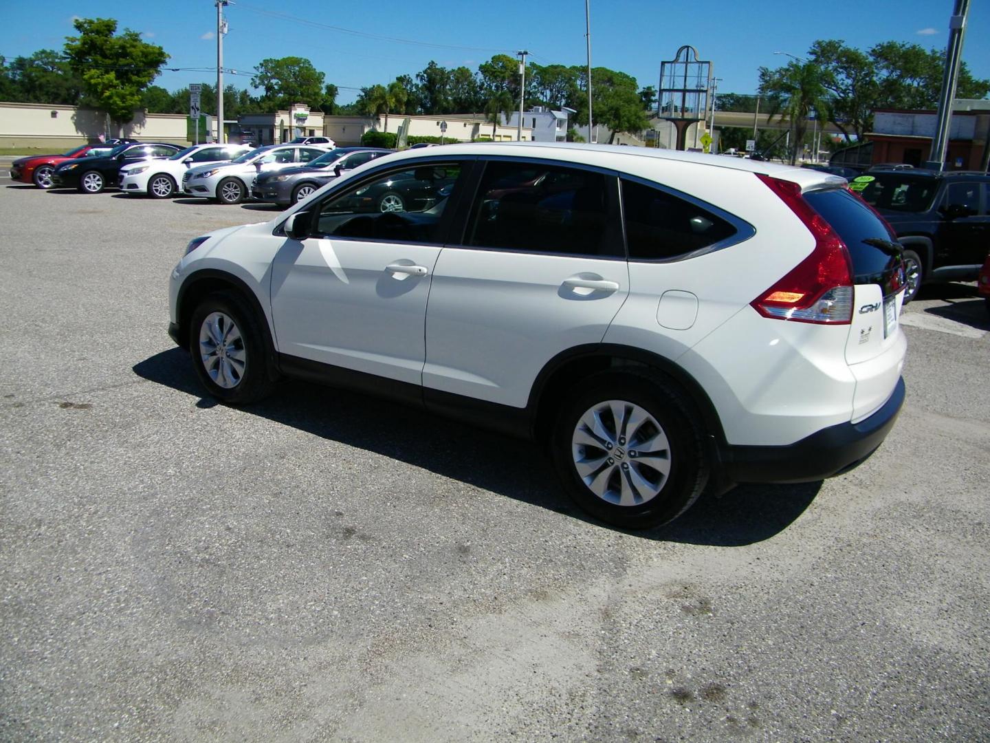 2013 White /Grey Honda CR-V EX 4WD 5-Speed AT (5J6RM4H53DL) with an 2.4L L4 DOHC 16V engine, 5-Speed Automatic transmission, located at 4000 Bee Ridge Road, Sarasota, FL, 34233, (941) 926-0300, 27.298664, -82.489151 - Photo#3