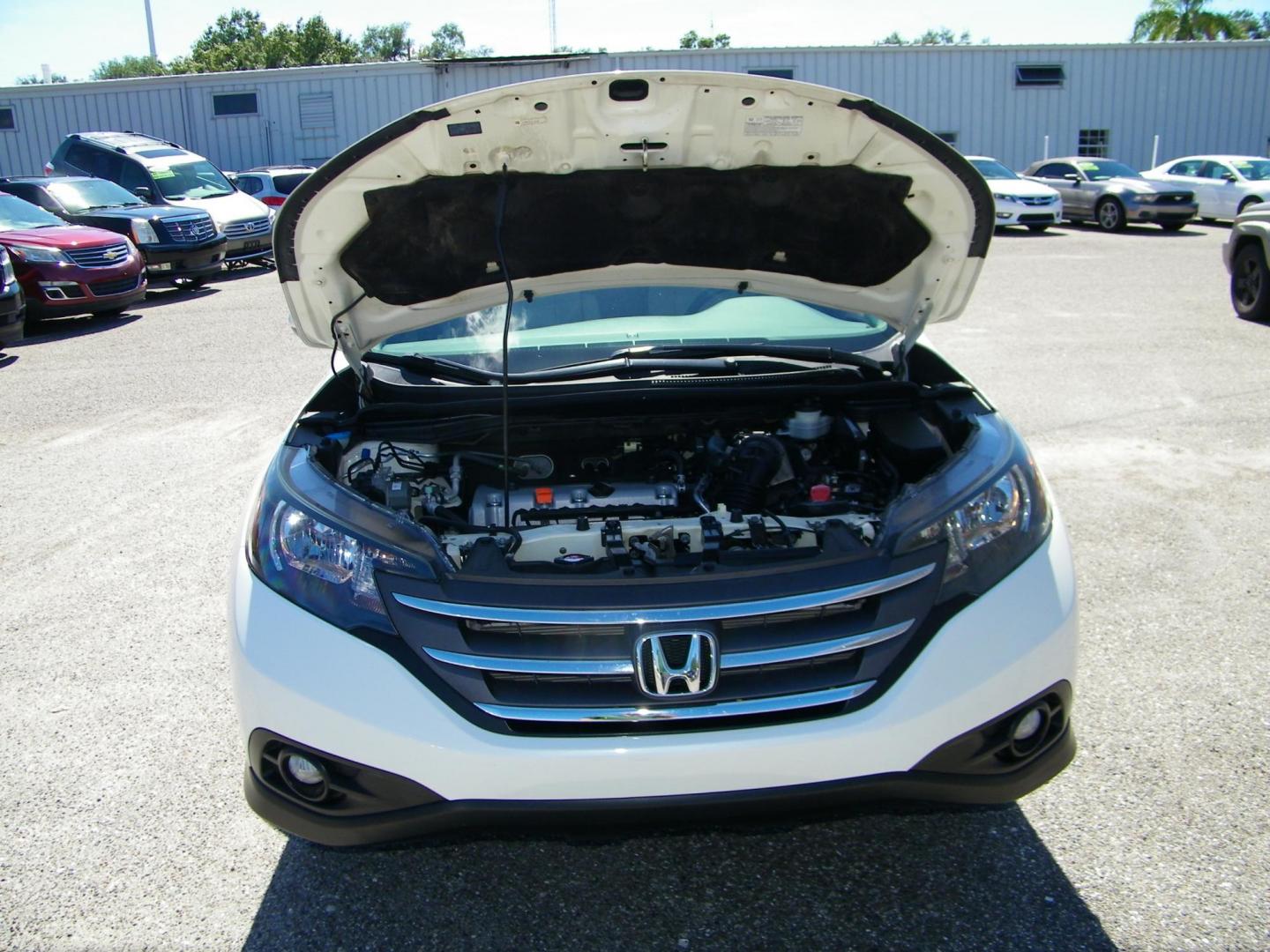 2013 White /Grey Honda CR-V EX 4WD 5-Speed AT (5J6RM4H53DL) with an 2.4L L4 DOHC 16V engine, 5-Speed Automatic transmission, located at 4000 Bee Ridge Road, Sarasota, FL, 34233, (941) 926-0300, 27.298664, -82.489151 - Photo#9