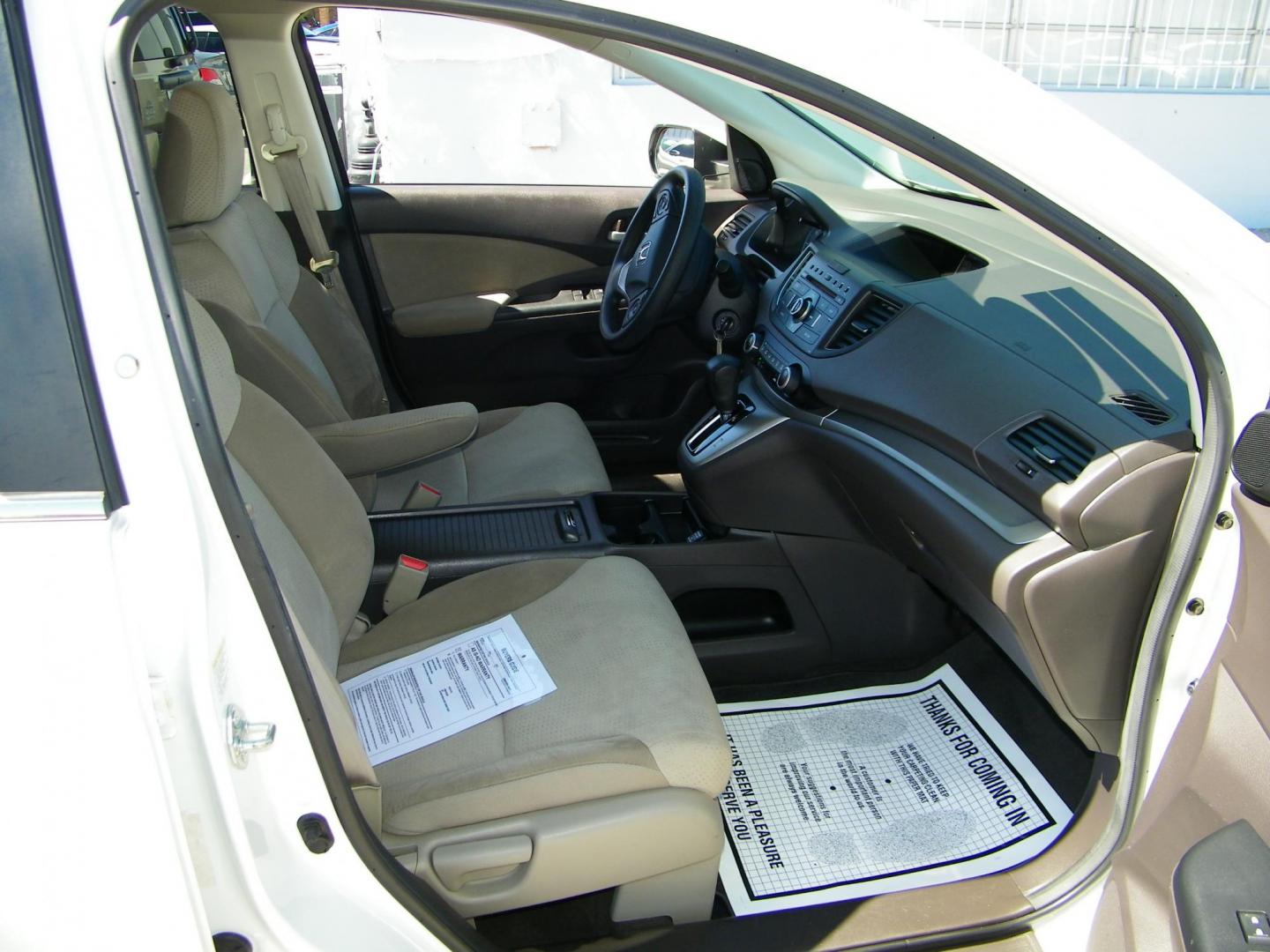 2013 White /Grey Honda CR-V EX 4WD 5-Speed AT (5J6RM4H53DL) with an 2.4L L4 DOHC 16V engine, 5-Speed Automatic transmission, located at 4000 Bee Ridge Road, Sarasota, FL, 34233, (941) 926-0300, 27.298664, -82.489151 - Photo#15