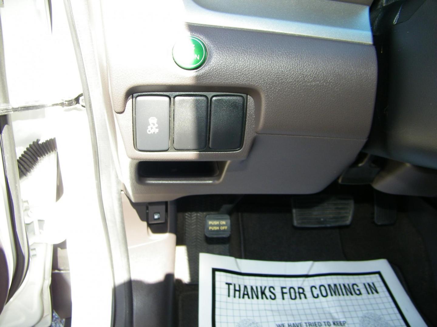 2013 White /Grey Honda CR-V EX 4WD 5-Speed AT (5J6RM4H53DL) with an 2.4L L4 DOHC 16V engine, 5-Speed Automatic transmission, located at 4000 Bee Ridge Road, Sarasota, FL, 34233, (941) 926-0300, 27.298664, -82.489151 - Photo#18