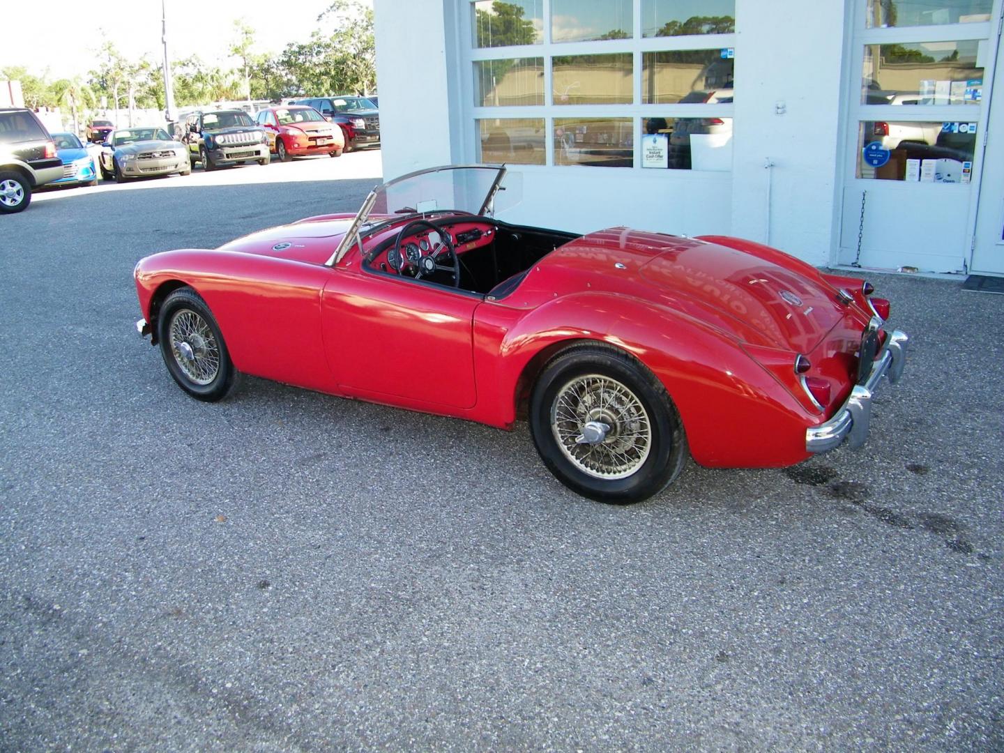 1960 Red /Black MG MGA (GHNL75007) with an 1600 CC engine, 4-Speed Manual transmission, located at 4000 Bee Ridge Road, Sarasota, FL, 34233, (941) 926-0300, 27.298664, -82.489151 - Photo#5