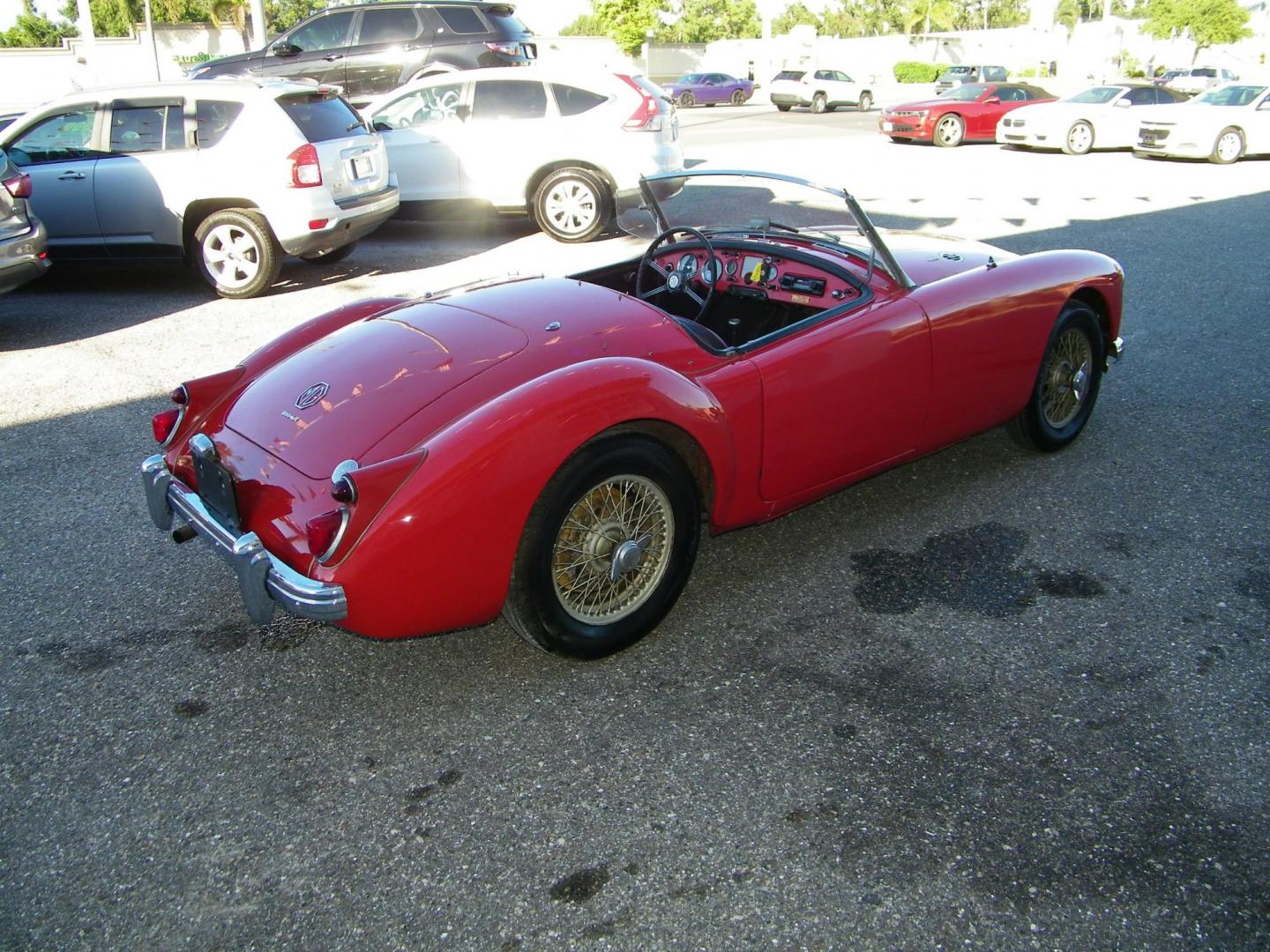 1960 Red /Black MG MGA (GHNL75007) with an 1600 CC engine, 4-Speed Manual transmission, located at 4000 Bee Ridge Road, Sarasota, FL, 34233, (941) 926-0300, 27.298664, -82.489151 - Photo#7