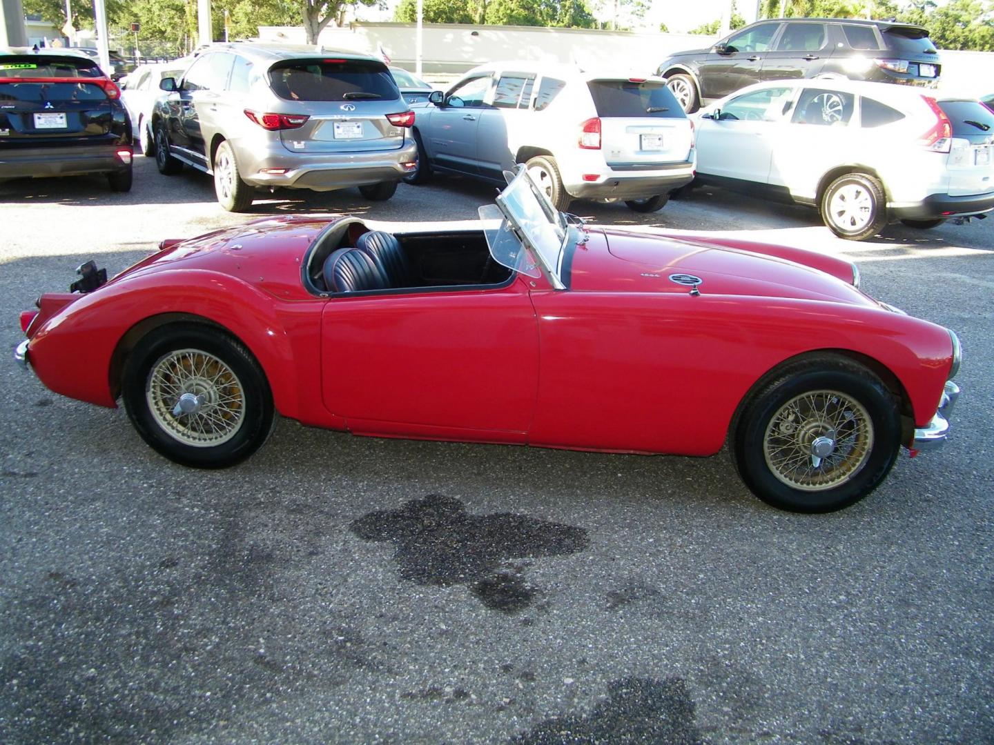 1960 Red /Black MG MGA (GHNL75007) with an 1600 CC engine, 4-Speed Manual transmission, located at 4000 Bee Ridge Road, Sarasota, FL, 34233, (941) 926-0300, 27.298664, -82.489151 - Photo#3
