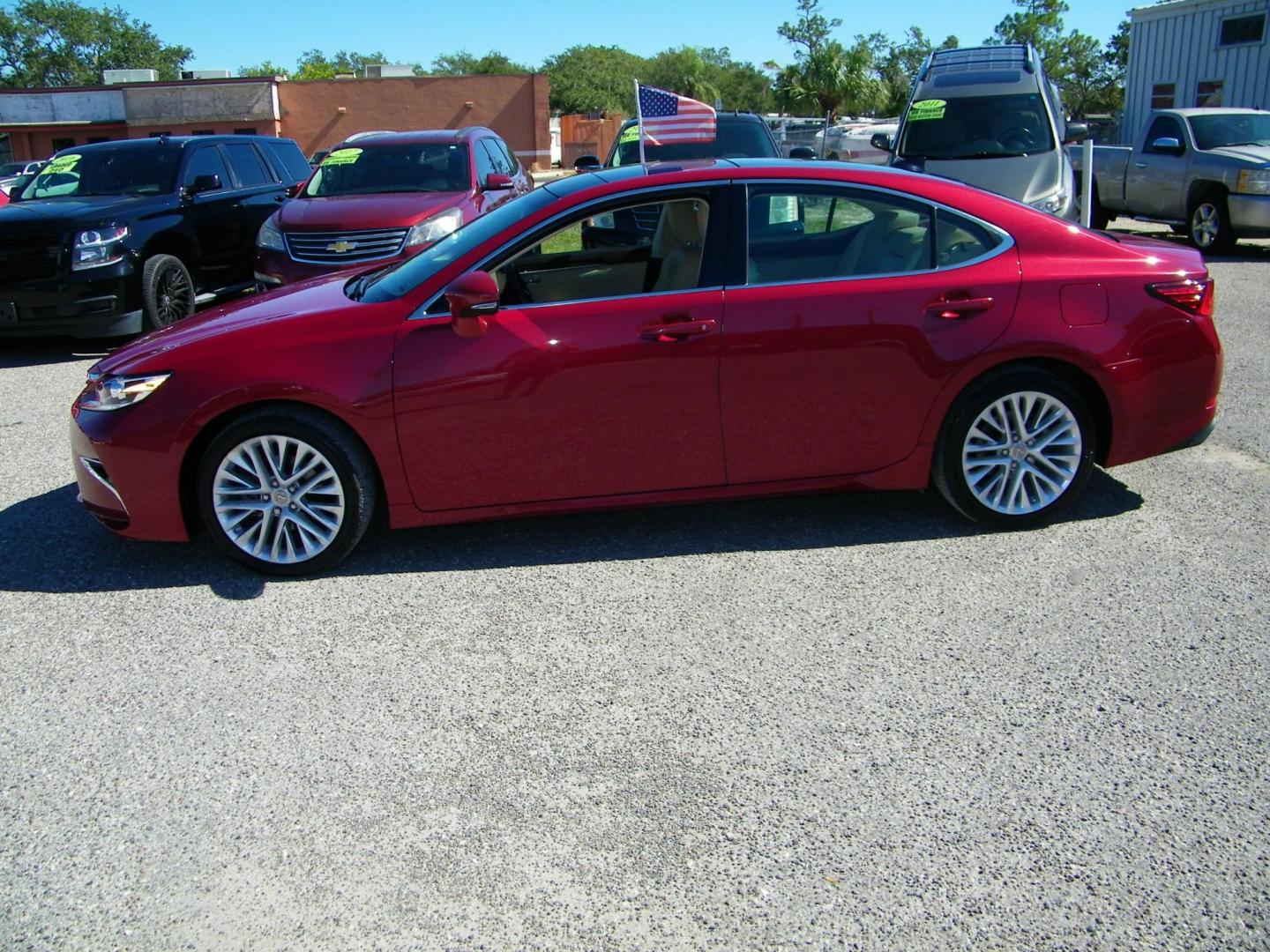 2018 Red /Beige Lexus ES 350 Sedan (58ABK1GG5JU) with an 3.5L V6 DOHC 24V engine, 6A transmission, located at 4000 Bee Ridge Road, Sarasota, FL, 34233, (941) 926-0300, 27.298664, -82.489151 - Photo#2