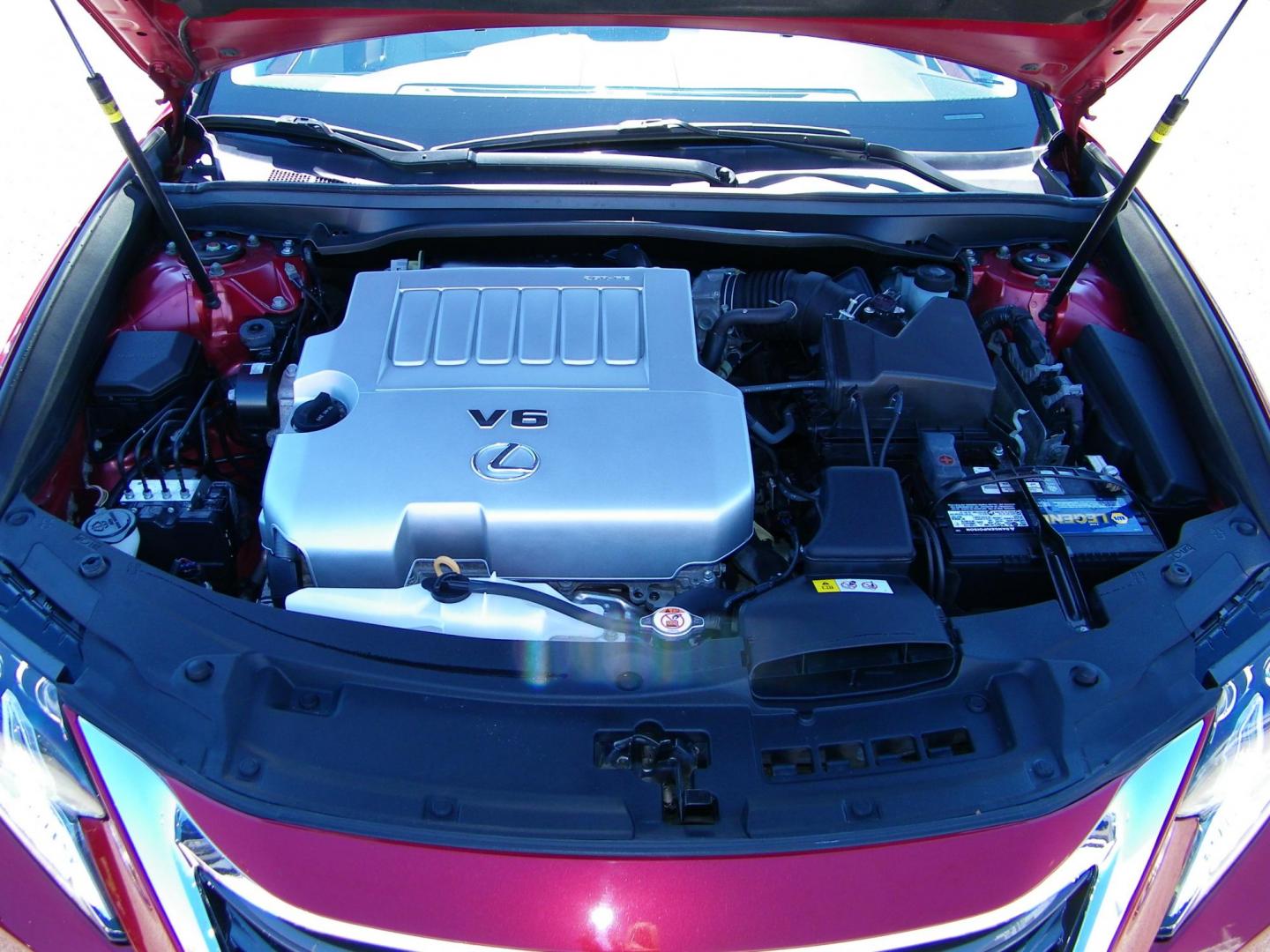 2018 Red /Beige Lexus ES 350 Sedan (58ABK1GG5JU) with an 3.5L V6 DOHC 24V engine, 6A transmission, located at 4000 Bee Ridge Road, Sarasota, FL, 34233, (941) 926-0300, 27.298664, -82.489151 - Photo#10