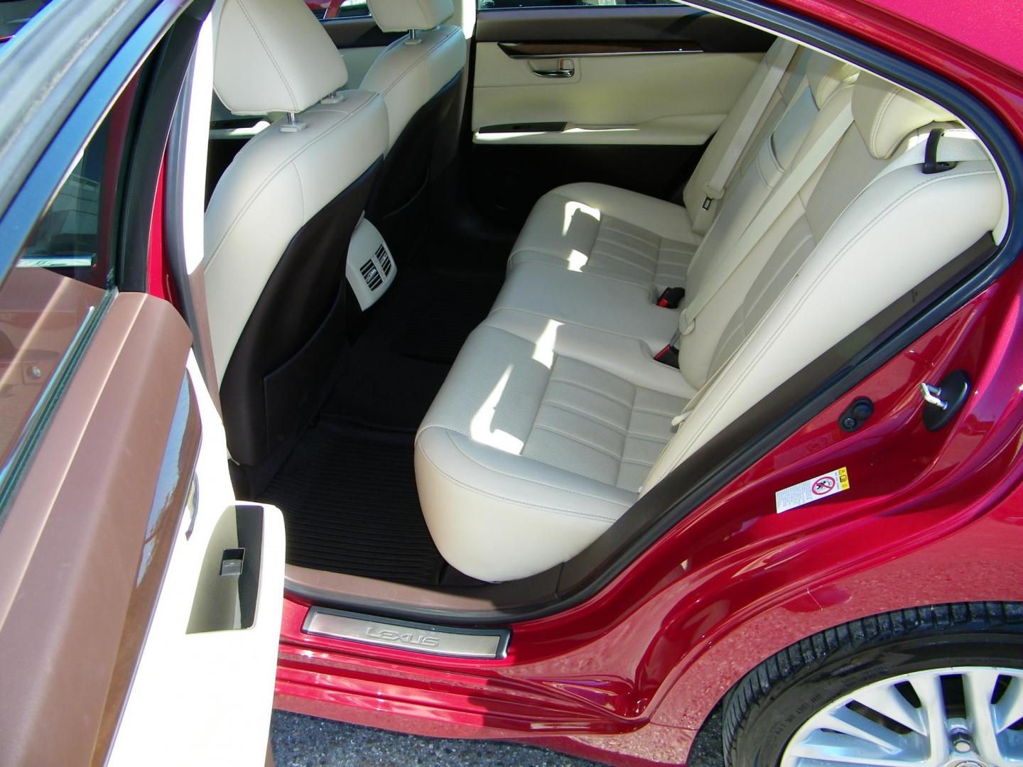 2018 Red /Beige Lexus ES 350 Sedan (58ABK1GG5JU) with an 3.5L V6 DOHC 24V engine, 6A transmission, located at 4000 Bee Ridge Road, Sarasota, FL, 34233, (941) 926-0300, 27.298664, -82.489151 - Photo#11