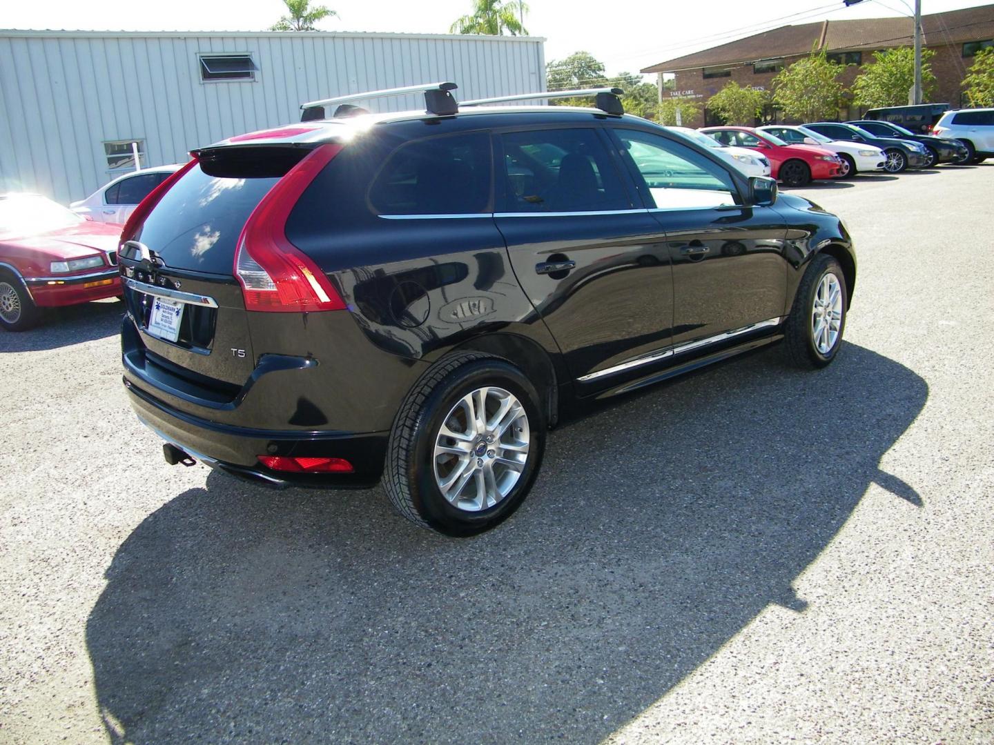2015 Black /Black Volvo XC60 T6 Drive-E Premier Plus FWD (YV440MDC8F2) with an 2.0L L4 DOHC 16V TURBO engine, 8-Speed Automatic transmission, located at 4000 Bee Ridge Road, Sarasota, FL, 34233, (941) 926-0300, 27.298664, -82.489151 - Photo#5