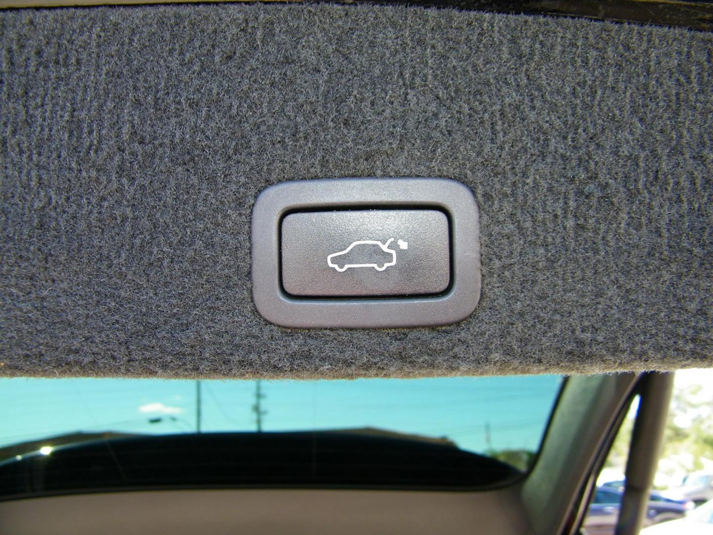 2015 Black /Black Volvo XC60 T6 Drive-E Premier Plus FWD (YV440MDC8F2) with an 2.0L L4 DOHC 16V TURBO engine, 8-Speed Automatic transmission, located at 4000 Bee Ridge Road, Sarasota, FL, 34233, (941) 926-0300, 27.298664, -82.489151 - Photo#13