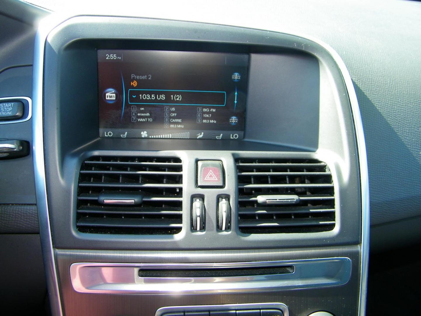 2015 Black /Black Volvo XC60 T6 Drive-E Premier Plus FWD (YV440MDC8F2) with an 2.0L L4 DOHC 16V TURBO engine, 8-Speed Automatic transmission, located at 4000 Bee Ridge Road, Sarasota, FL, 34233, (941) 926-0300, 27.298664, -82.489151 - Photo#24