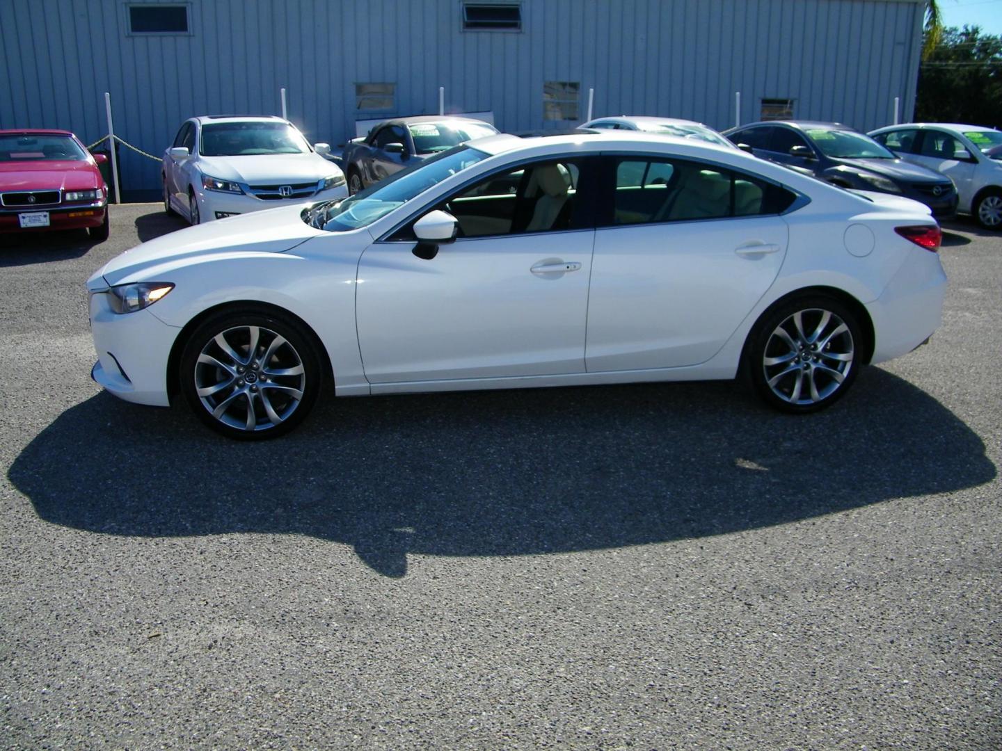 2014 WHITE /Tan Mazda Mazda6 i Grand Touring (JM1GJ1W69E1) with an 2.5L L4 DOHC 16V engine, 6-Speed Automatic transmission, located at 4000 Bee Ridge Road, Sarasota, FL, 34233, (941) 926-0300, 27.298664, -82.489151 - Photo#2