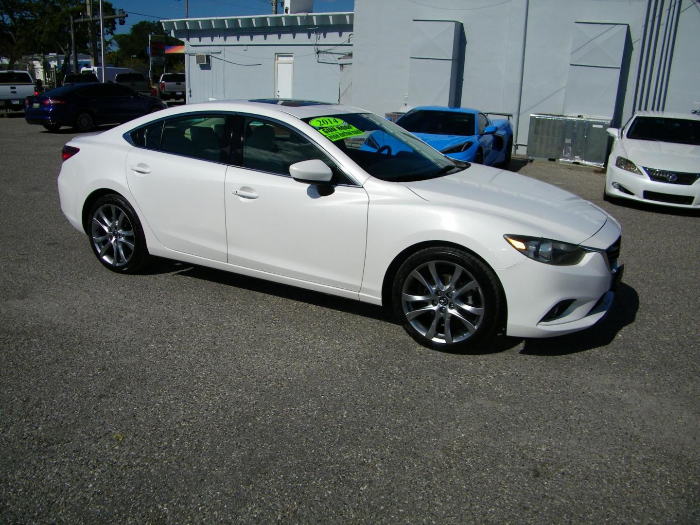 2014 WHITE /Tan Mazda Mazda6 i Grand Touring (JM1GJ1W69E1) with an 2.5L L4 DOHC 16V engine, 6-Speed Automatic transmission, located at 4000 Bee Ridge Road, Sarasota, FL, 34233, (941) 926-0300, 27.298664, -82.489151 - Photo#7
