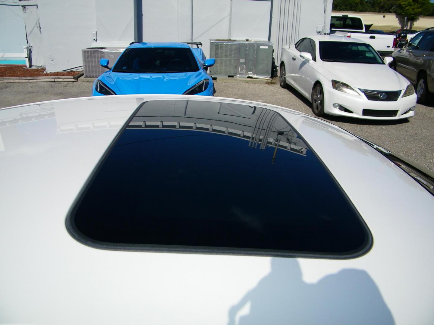 2014 WHITE /Tan Mazda Mazda6 i Grand Touring (JM1GJ1W69E1) with an 2.5L L4 DOHC 16V engine, 6-Speed Automatic transmission, located at 4000 Bee Ridge Road, Sarasota, FL, 34233, (941) 926-0300, 27.298664, -82.489151 - Photo#8