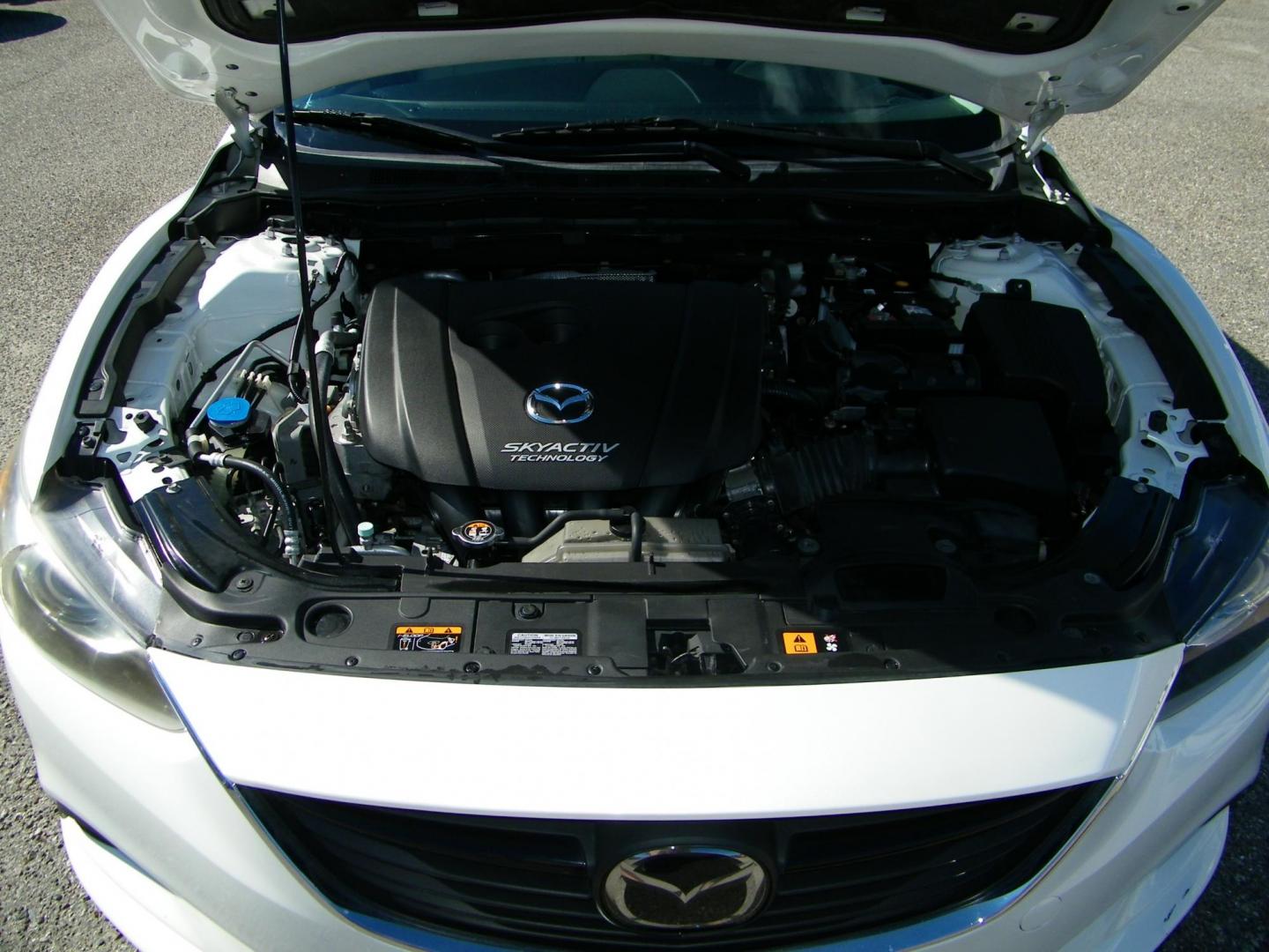 2014 WHITE /Tan Mazda Mazda6 i Grand Touring (JM1GJ1W69E1) with an 2.5L L4 DOHC 16V engine, 6-Speed Automatic transmission, located at 4000 Bee Ridge Road, Sarasota, FL, 34233, (941) 926-0300, 27.298664, -82.489151 - Photo#10