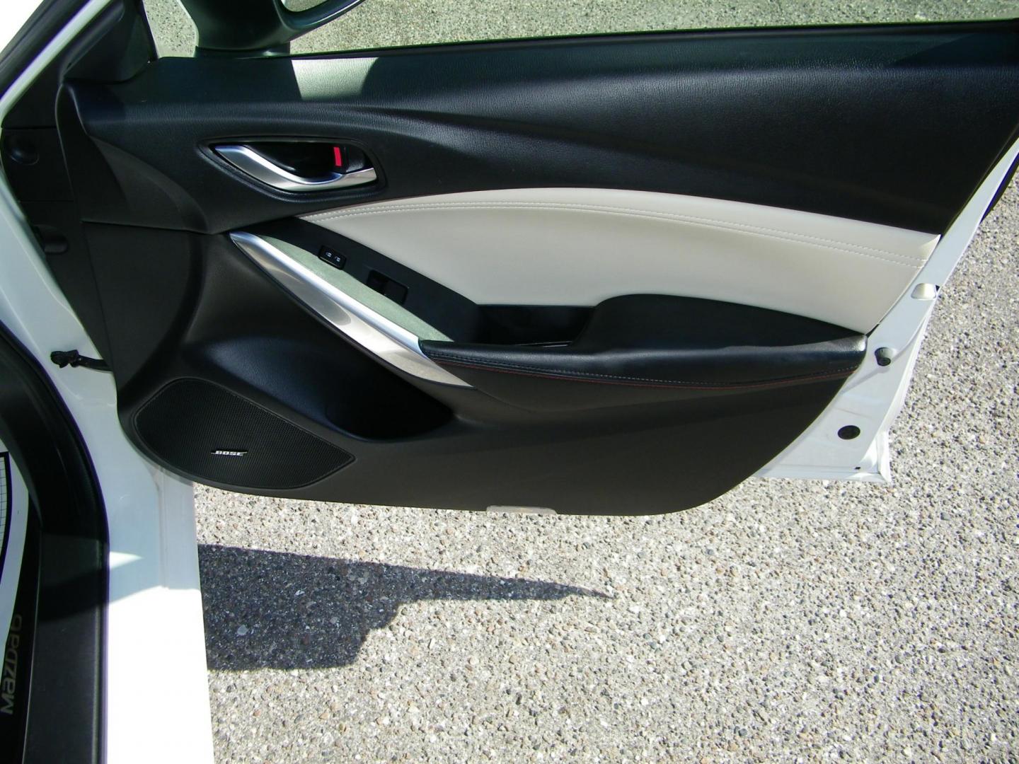 2014 WHITE /Tan Mazda Mazda6 i Grand Touring (JM1GJ1W69E1) with an 2.5L L4 DOHC 16V engine, 6-Speed Automatic transmission, located at 4000 Bee Ridge Road, Sarasota, FL, 34233, (941) 926-0300, 27.298664, -82.489151 - Photo#14