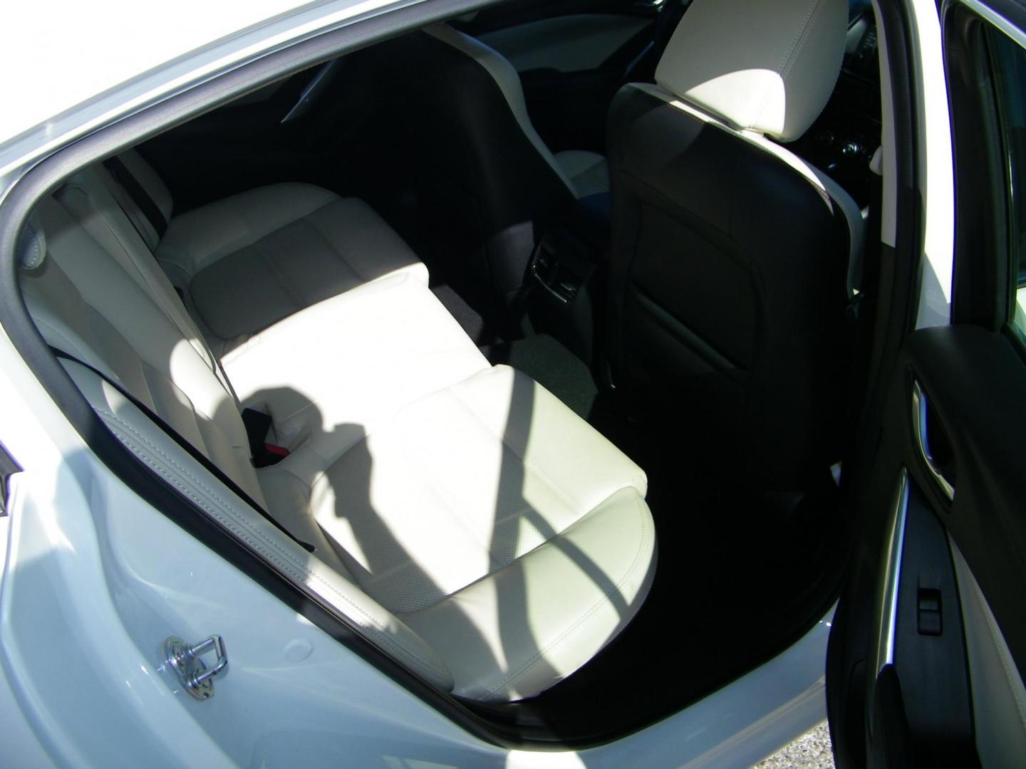 2014 WHITE /Tan Mazda Mazda6 i Grand Touring (JM1GJ1W69E1) with an 2.5L L4 DOHC 16V engine, 6-Speed Automatic transmission, located at 4000 Bee Ridge Road, Sarasota, FL, 34233, (941) 926-0300, 27.298664, -82.489151 - Photo#13