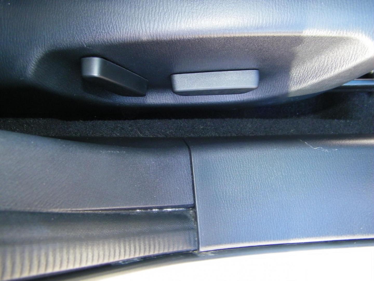 2014 WHITE /Tan Mazda Mazda6 i Grand Touring (JM1GJ1W69E1) with an 2.5L L4 DOHC 16V engine, 6-Speed Automatic transmission, located at 4000 Bee Ridge Road, Sarasota, FL, 34233, (941) 926-0300, 27.298664, -82.489151 - Photo#15