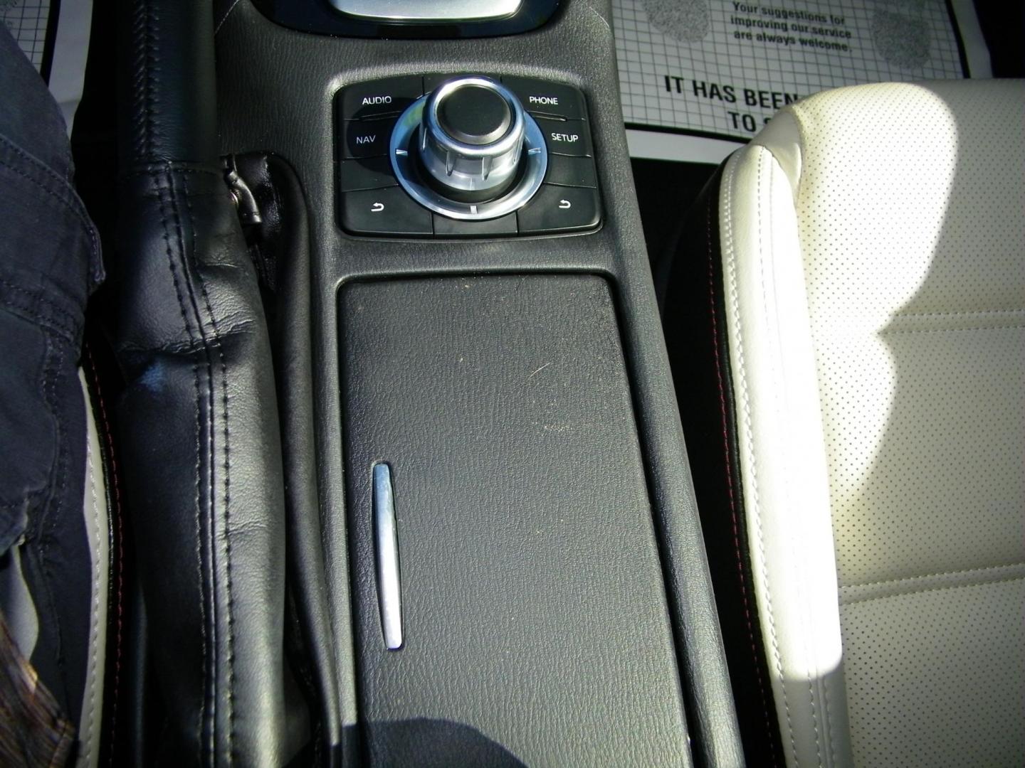 2014 WHITE /Tan Mazda Mazda6 i Grand Touring (JM1GJ1W69E1) with an 2.5L L4 DOHC 16V engine, 6-Speed Automatic transmission, located at 4000 Bee Ridge Road, Sarasota, FL, 34233, (941) 926-0300, 27.298664, -82.489151 - Photo#21