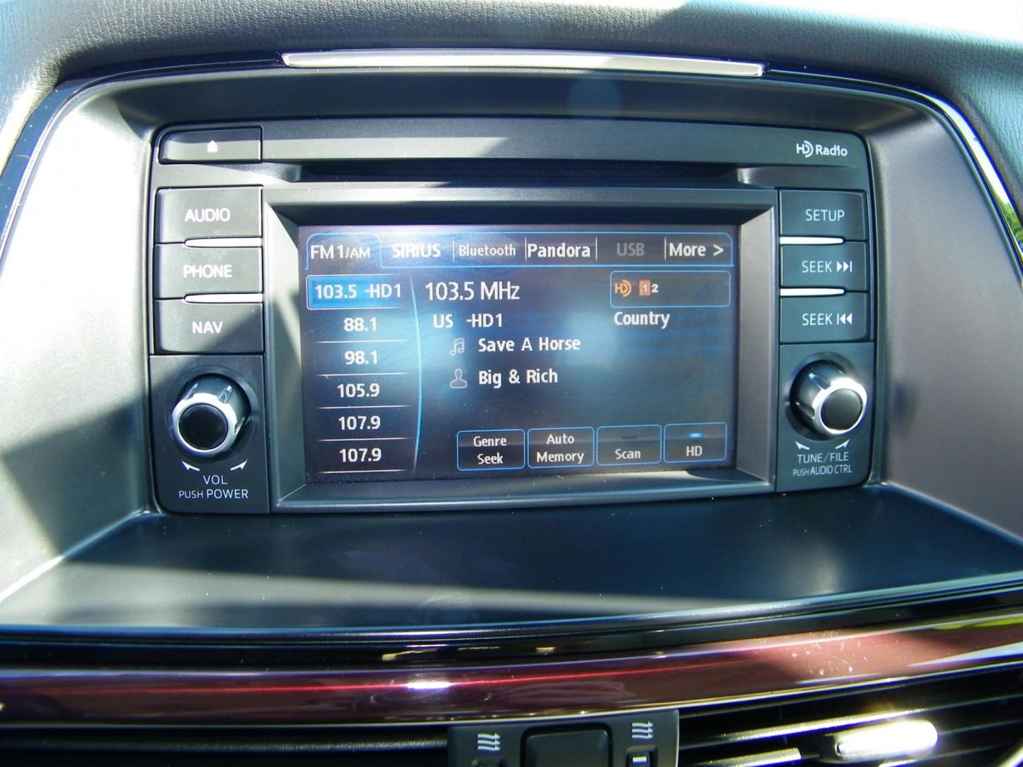 2014 WHITE /Tan Mazda Mazda6 i Grand Touring (JM1GJ1W69E1) with an 2.5L L4 DOHC 16V engine, 6-Speed Automatic transmission, located at 4000 Bee Ridge Road, Sarasota, FL, 34233, (941) 926-0300, 27.298664, -82.489151 - Photo#23