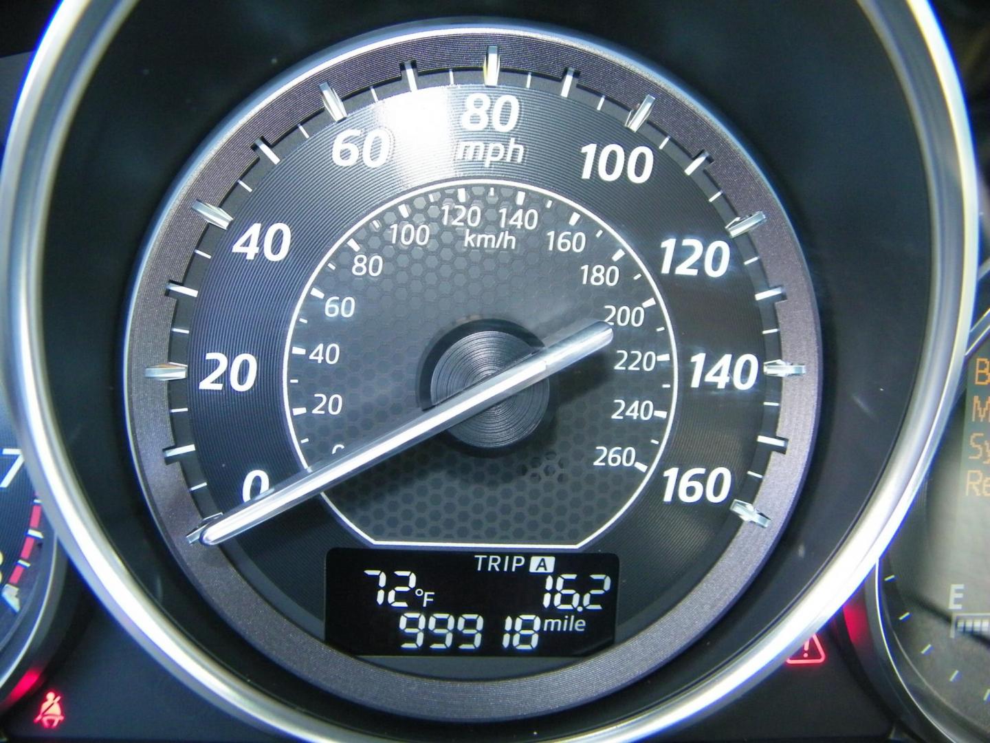 2014 WHITE /Tan Mazda Mazda6 i Grand Touring (JM1GJ1W69E1) with an 2.5L L4 DOHC 16V engine, 6-Speed Automatic transmission, located at 4000 Bee Ridge Road, Sarasota, FL, 34233, (941) 926-0300, 27.298664, -82.489151 - Photo#24