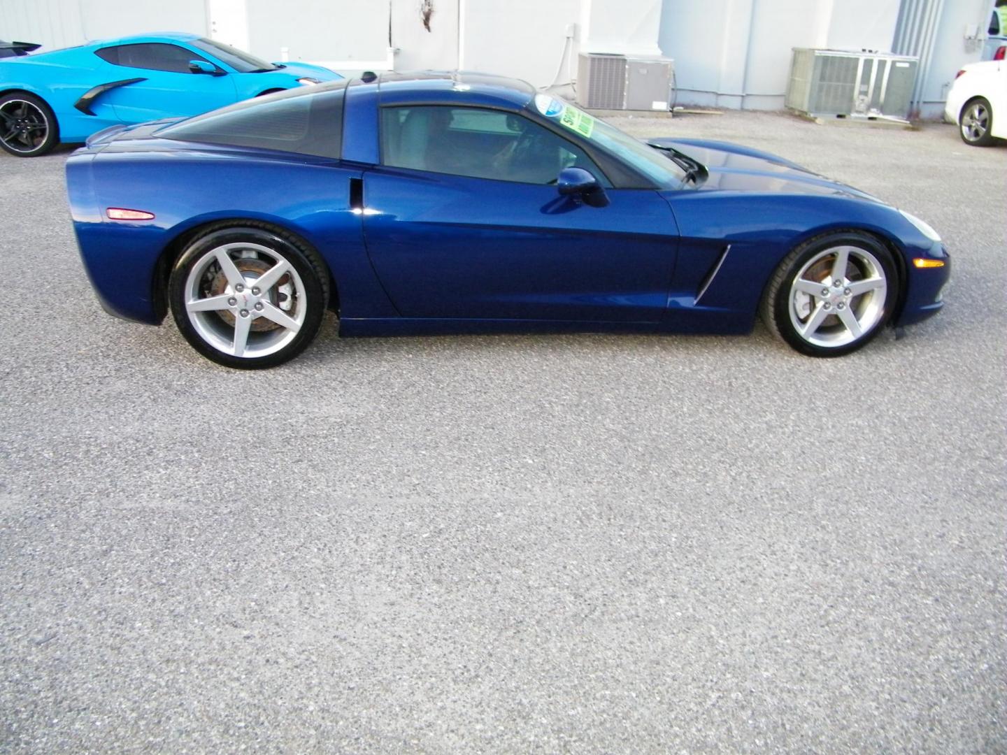 2005 Blue /Beige Chevrolet Corvette Coupe (1G1YY24U955) with an 6.0L V8 OHV 16V engine, Automatic transmission, located at 4000 Bee Ridge Road, Sarasota, FL, 34233, (941) 926-0300, 27.298664, -82.489151 - Photo#6