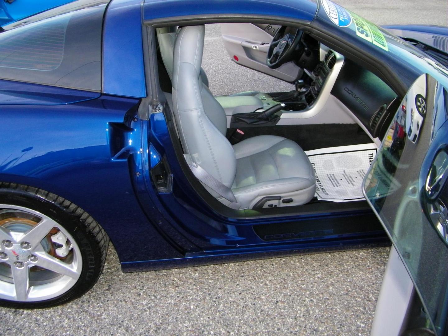 2005 Blue /Beige Chevrolet Corvette Coupe (1G1YY24U955) with an 6.0L V8 OHV 16V engine, Automatic transmission, located at 4000 Bee Ridge Road, Sarasota, FL, 34233, (941) 926-0300, 27.298664, -82.489151 - Photo#12