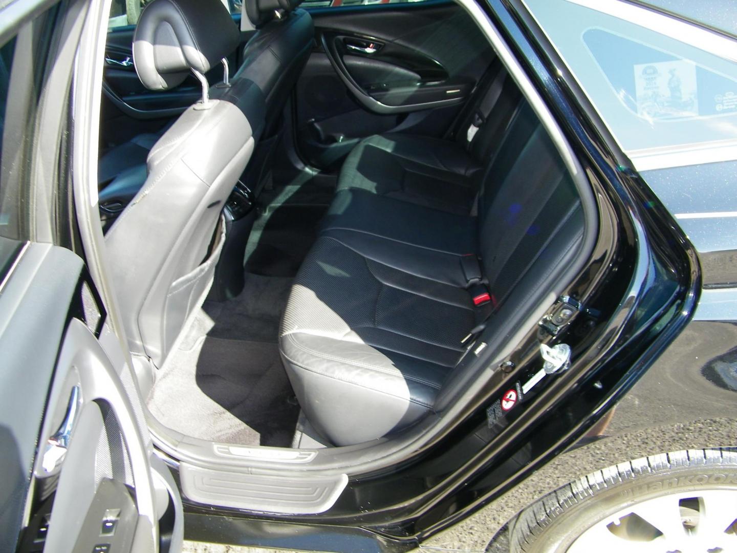 2014 Black /Black Hyundai Azera Limited (KMHFH4JG7EA) with an 3.3L V6 DOHC 24V engine, 6-Speed Automatic transmission, located at 4000 Bee Ridge Road, Sarasota, FL, 34233, (941) 926-0300, 27.298664, -82.489151 - Photo#10