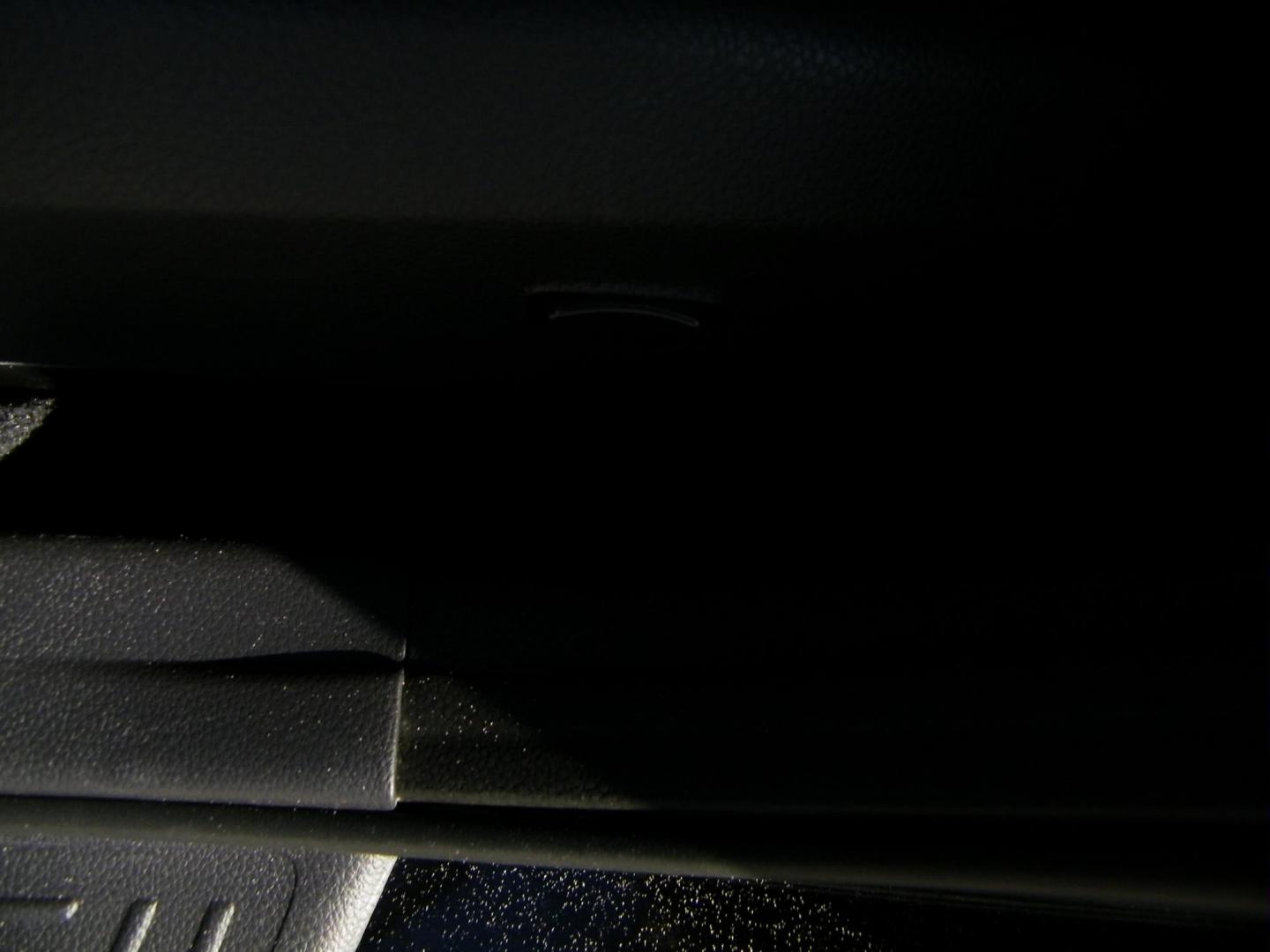 2014 Black /Black Hyundai Azera Limited (KMHFH4JG7EA) with an 3.3L V6 DOHC 24V engine, 6-Speed Automatic transmission, located at 4000 Bee Ridge Road, Sarasota, FL, 34233, (941) 926-0300, 27.298664, -82.489151 - Photo#16