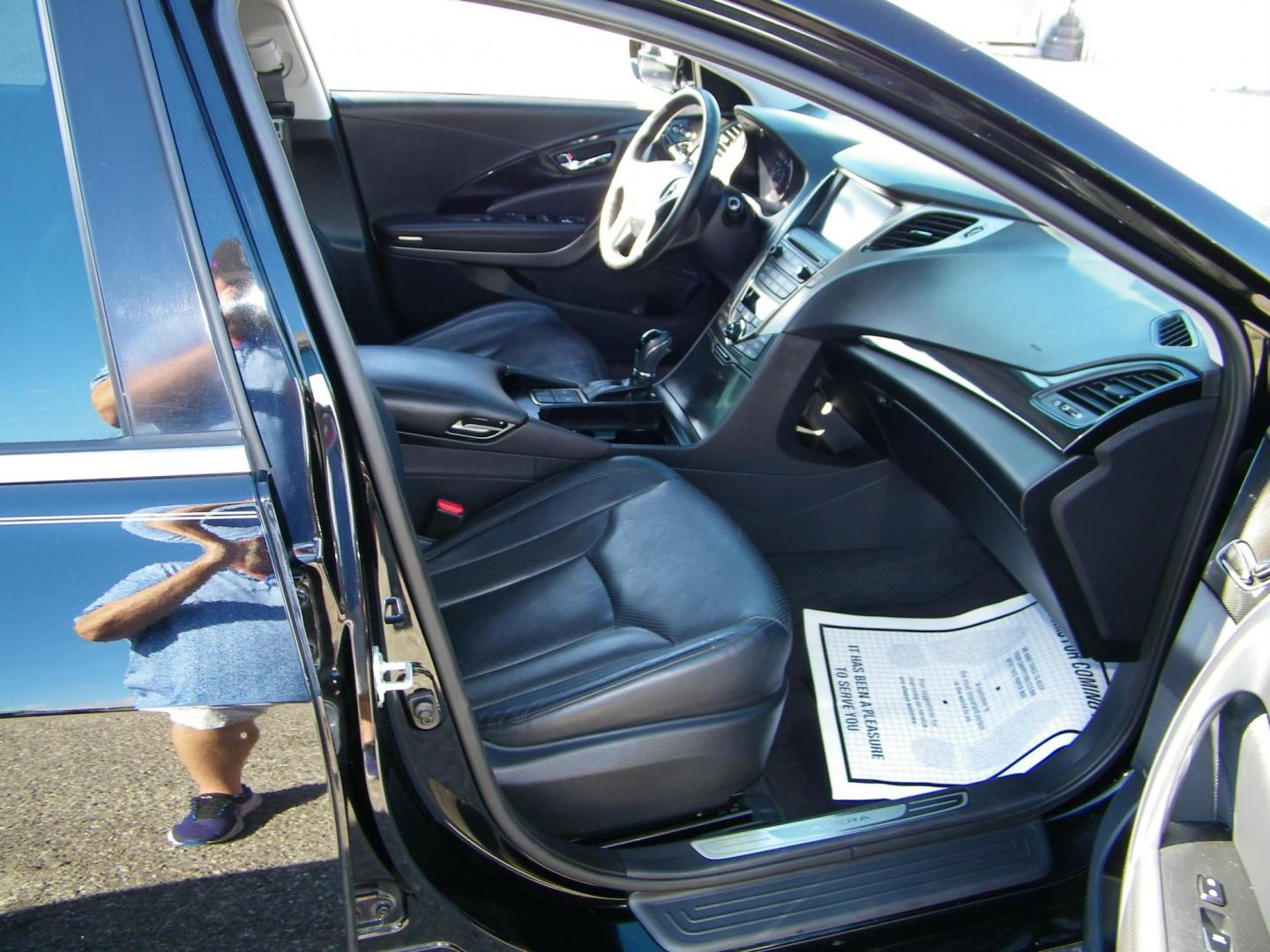 2014 Black /Black Hyundai Azera Limited (KMHFH4JG7EA) with an 3.3L V6 DOHC 24V engine, 6-Speed Automatic transmission, located at 4000 Bee Ridge Road, Sarasota, FL, 34233, (941) 926-0300, 27.298664, -82.489151 - Photo#14