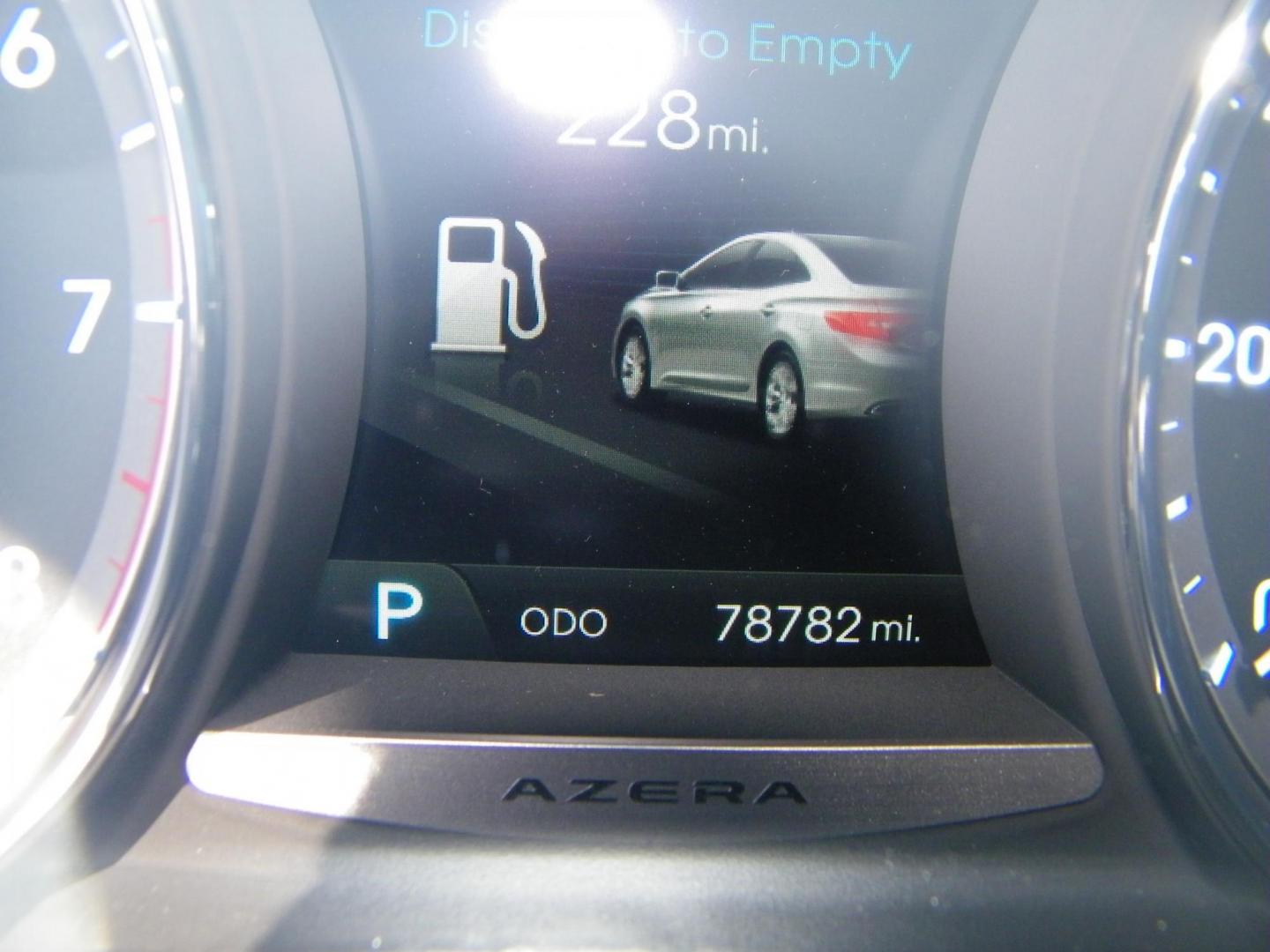 2014 Black /Black Hyundai Azera Limited (KMHFH4JG7EA) with an 3.3L V6 DOHC 24V engine, 6-Speed Automatic transmission, located at 4000 Bee Ridge Road, Sarasota, FL, 34233, (941) 926-0300, 27.298664, -82.489151 - Photo#21