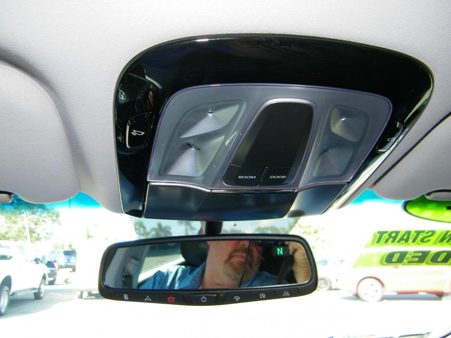 2014 Black /Black Hyundai Azera Limited (KMHFH4JG7EA) with an 3.3L V6 DOHC 24V engine, 6-Speed Automatic transmission, located at 4000 Bee Ridge Road, Sarasota, FL, 34233, (941) 926-0300, 27.298664, -82.489151 - Photo#26