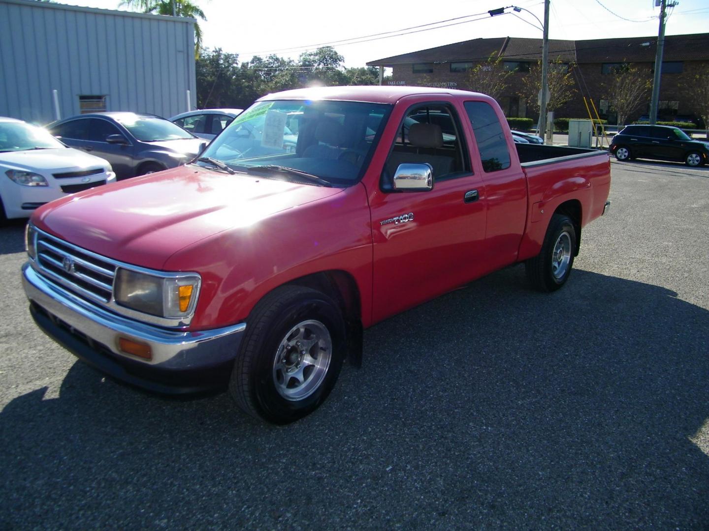 1998 Red /Beige Toyota T100 DX Xtracab 2WD (JT4TN12D6W0) with an 3.4L V6 DOHC 24V engine, Automatic transmission, located at 4000 Bee Ridge Road, Sarasota, FL, 34233, (941) 926-0300, 27.298664, -82.489151 - Photo#0