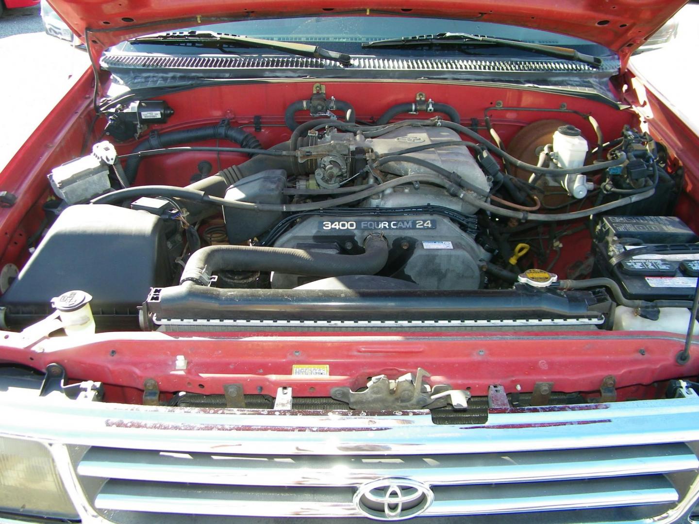 1998 Red /Beige Toyota T100 DX Xtracab 2WD (JT4TN12D6W0) with an 3.4L V6 DOHC 24V engine, Automatic transmission, located at 4000 Bee Ridge Road, Sarasota, FL, 34233, (941) 926-0300, 27.298664, -82.489151 - Photo#10