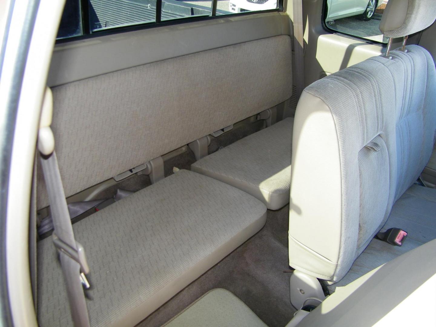 1998 Red /Beige Toyota T100 DX Xtracab 2WD (JT4TN12D6W0) with an 3.4L V6 DOHC 24V engine, Automatic transmission, located at 4000 Bee Ridge Road, Sarasota, FL, 34233, (941) 926-0300, 27.298664, -82.489151 - Photo#11