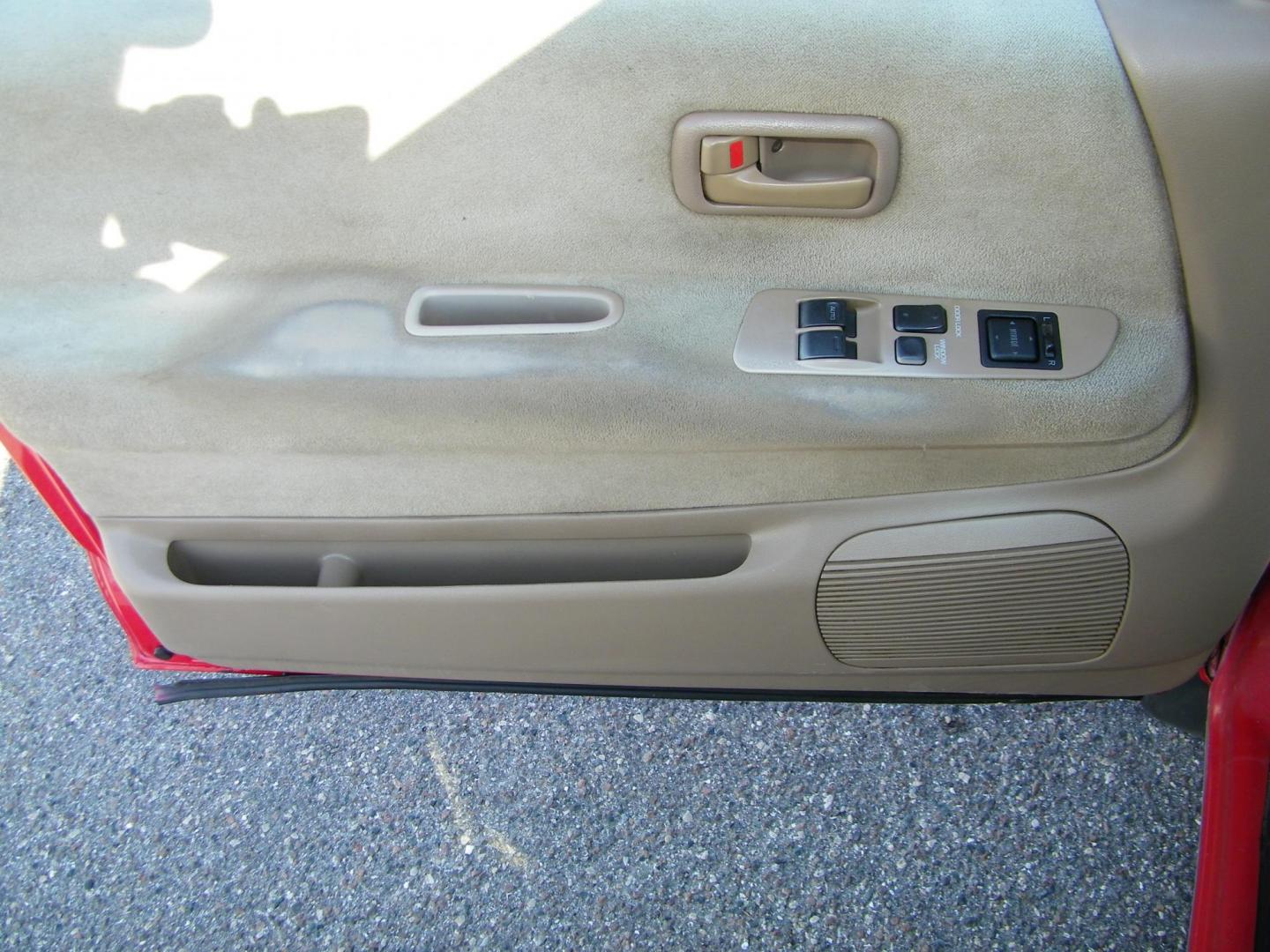 1998 Red /Beige Toyota T100 DX Xtracab 2WD (JT4TN12D6W0) with an 3.4L V6 DOHC 24V engine, Automatic transmission, located at 4000 Bee Ridge Road, Sarasota, FL, 34233, (941) 926-0300, 27.298664, -82.489151 - Photo#14