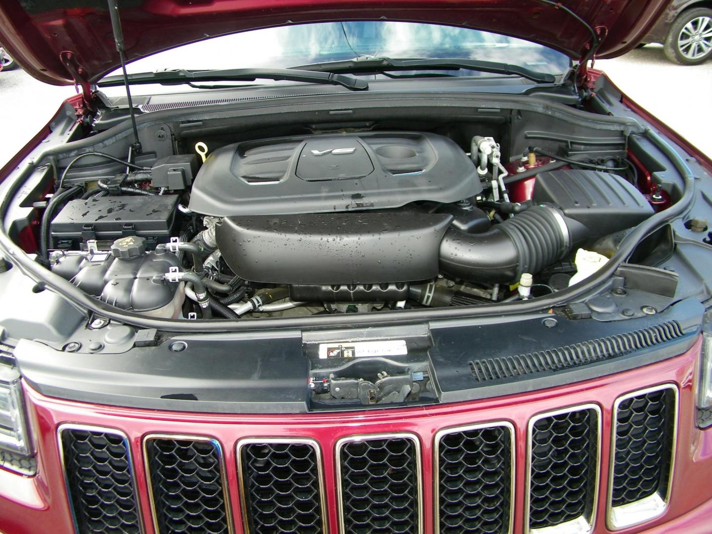 2016 Red /Black Jeep Grand Cherokee Overland 4WD (1C4RJFCG8GC) with an 3.6L V6 DOHC 24V engine, 8A transmission, located at 4000 Bee Ridge Road, Sarasota, FL, 34233, (941) 926-0300, 27.298664, -82.489151 - Photo#9