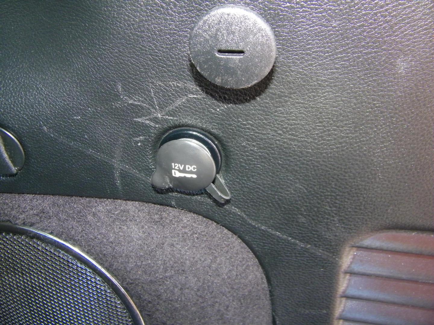 2016 Red /Black Jeep Grand Cherokee Overland 4WD (1C4RJFCG8GC) with an 3.6L V6 DOHC 24V engine, 8A transmission, located at 4000 Bee Ridge Road, Sarasota, FL, 34233, (941) 926-0300, 27.298664, -82.489151 - Photo#14