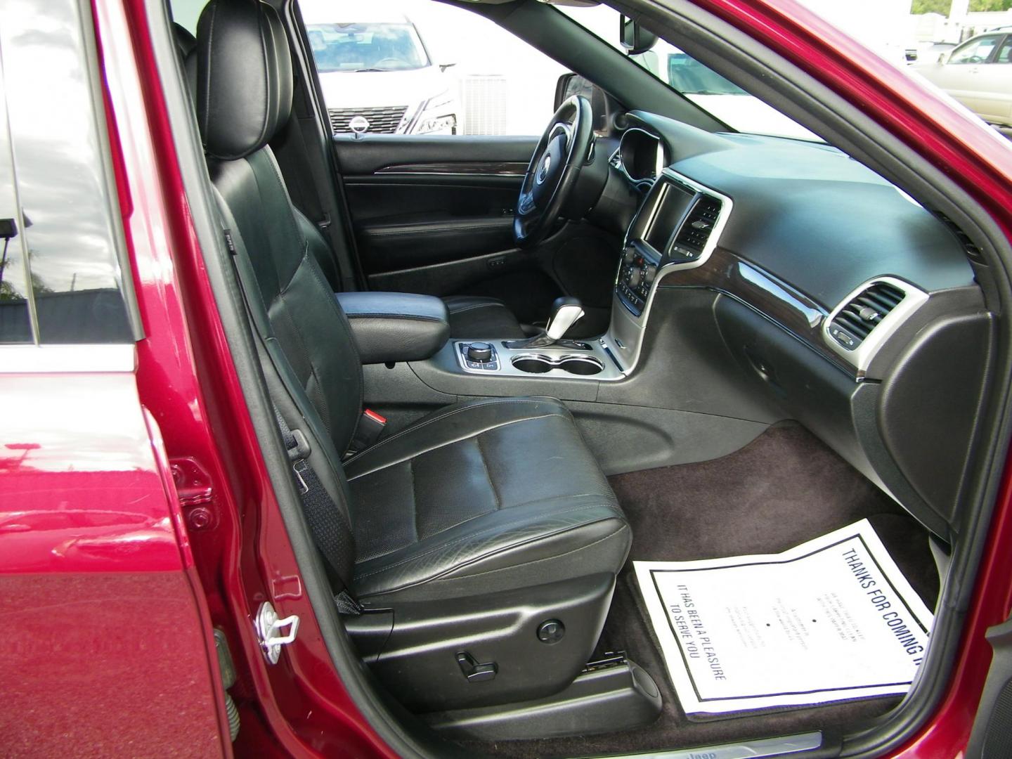 2016 Red /Black Jeep Grand Cherokee Overland 4WD (1C4RJFCG8GC) with an 3.6L V6 DOHC 24V engine, 8A transmission, located at 4000 Bee Ridge Road, Sarasota, FL, 34233, (941) 926-0300, 27.298664, -82.489151 - Photo#19