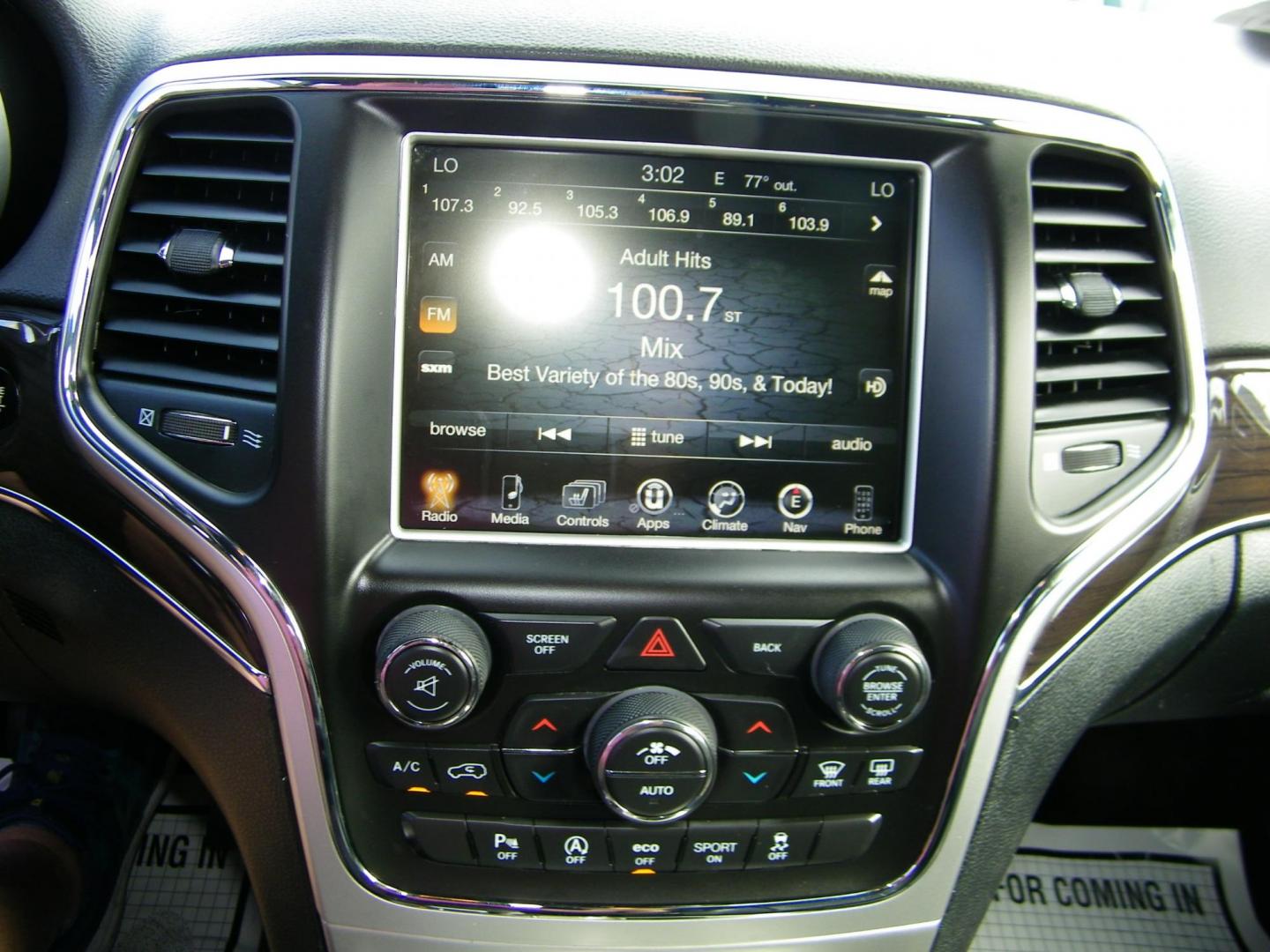 2016 Red /Black Jeep Grand Cherokee Overland 4WD (1C4RJFCG8GC) with an 3.6L V6 DOHC 24V engine, 8A transmission, located at 4000 Bee Ridge Road, Sarasota, FL, 34233, (941) 926-0300, 27.298664, -82.489151 - Photo#28