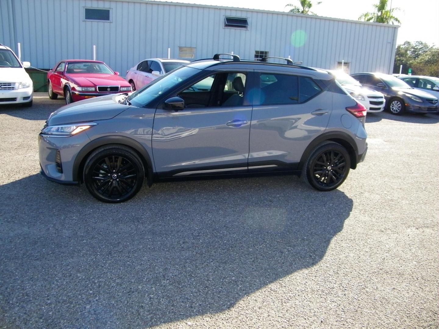 2021 Grey /Grey Nissan Kicks SR (3N1CP5DV2ML) with an 1.6L L4 engine, CVT transmission, located at 4000 Bee Ridge Road, Sarasota, FL, 34233, (941) 926-0300, 27.298664, -82.489151 - Photo#2